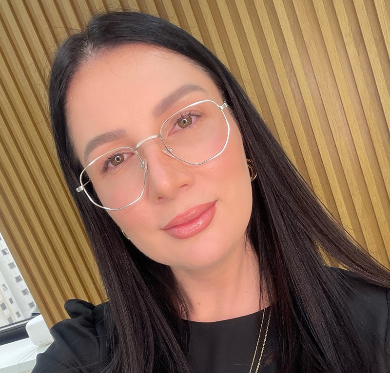files/1004661_oculos-de-grau-kessy-955-prata_m2_638321274997639586.jpg