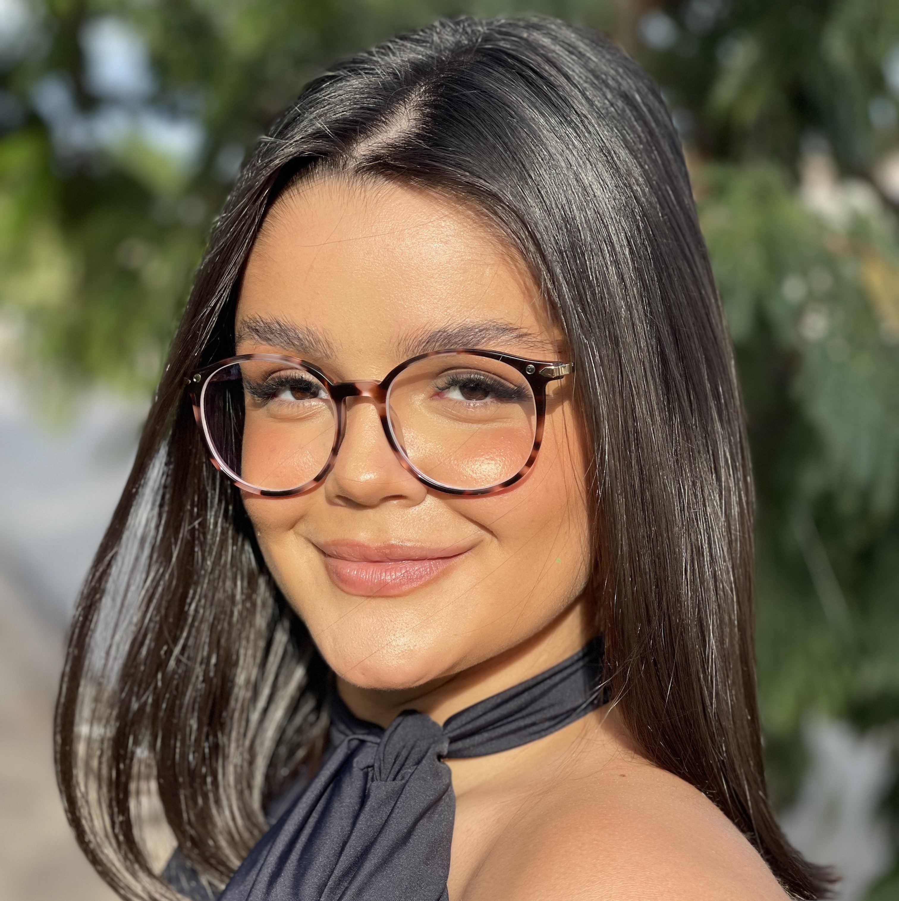 files/oculos-de-grau-kessy-940_demi_rosto_09c375d2-fbca-469a-92c9-24e8883d6151.jpg