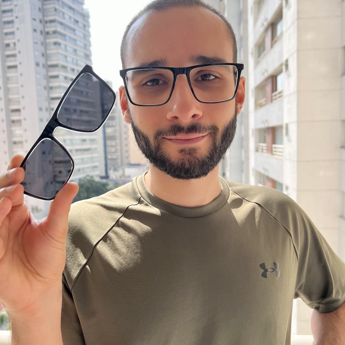 files/oculos_de_graU-kessy_875_preto_0e249cd6-3299-41a8-930a-8b45c584ea29.jpg