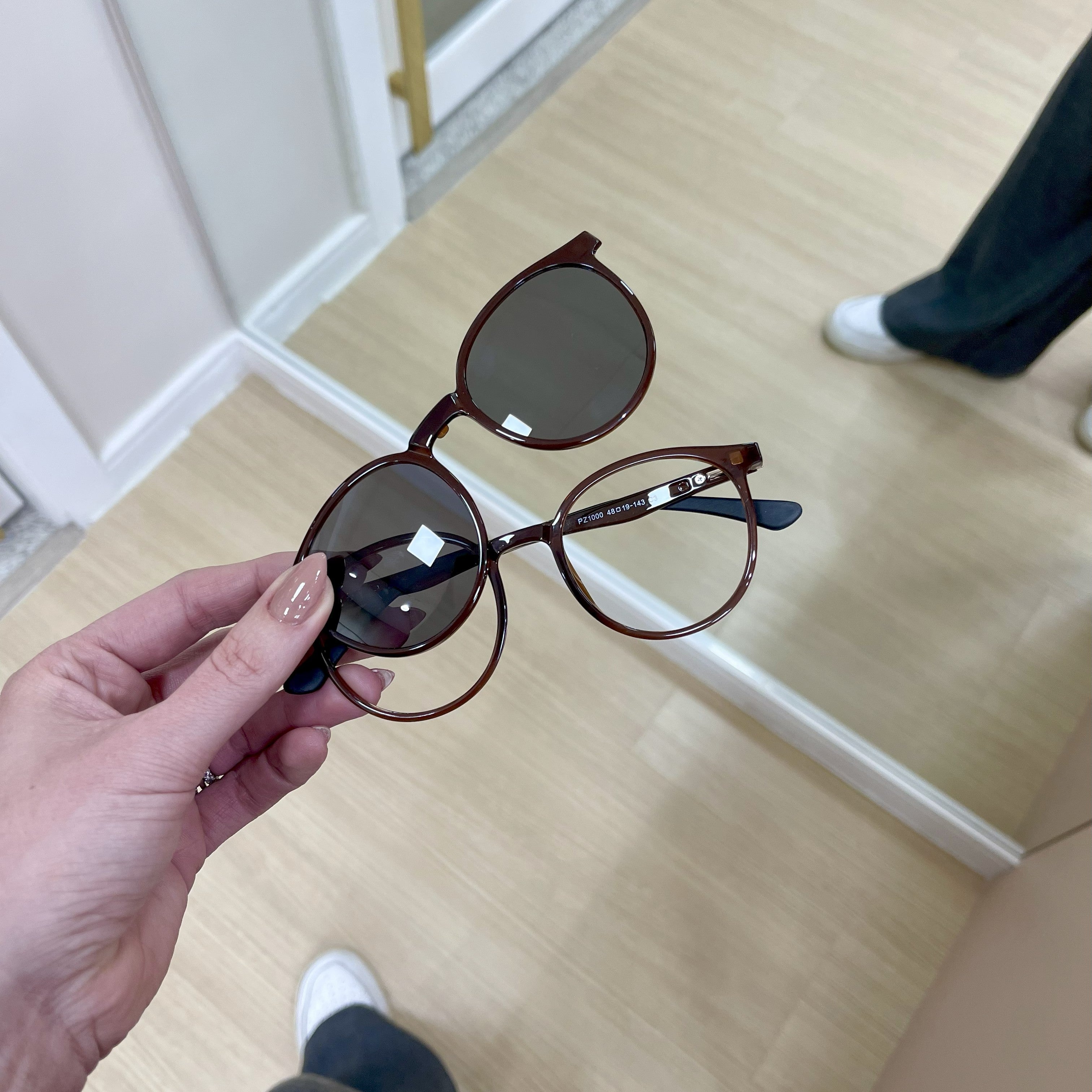 files/oculos_de_grau_feminino_193_marrom.jpg