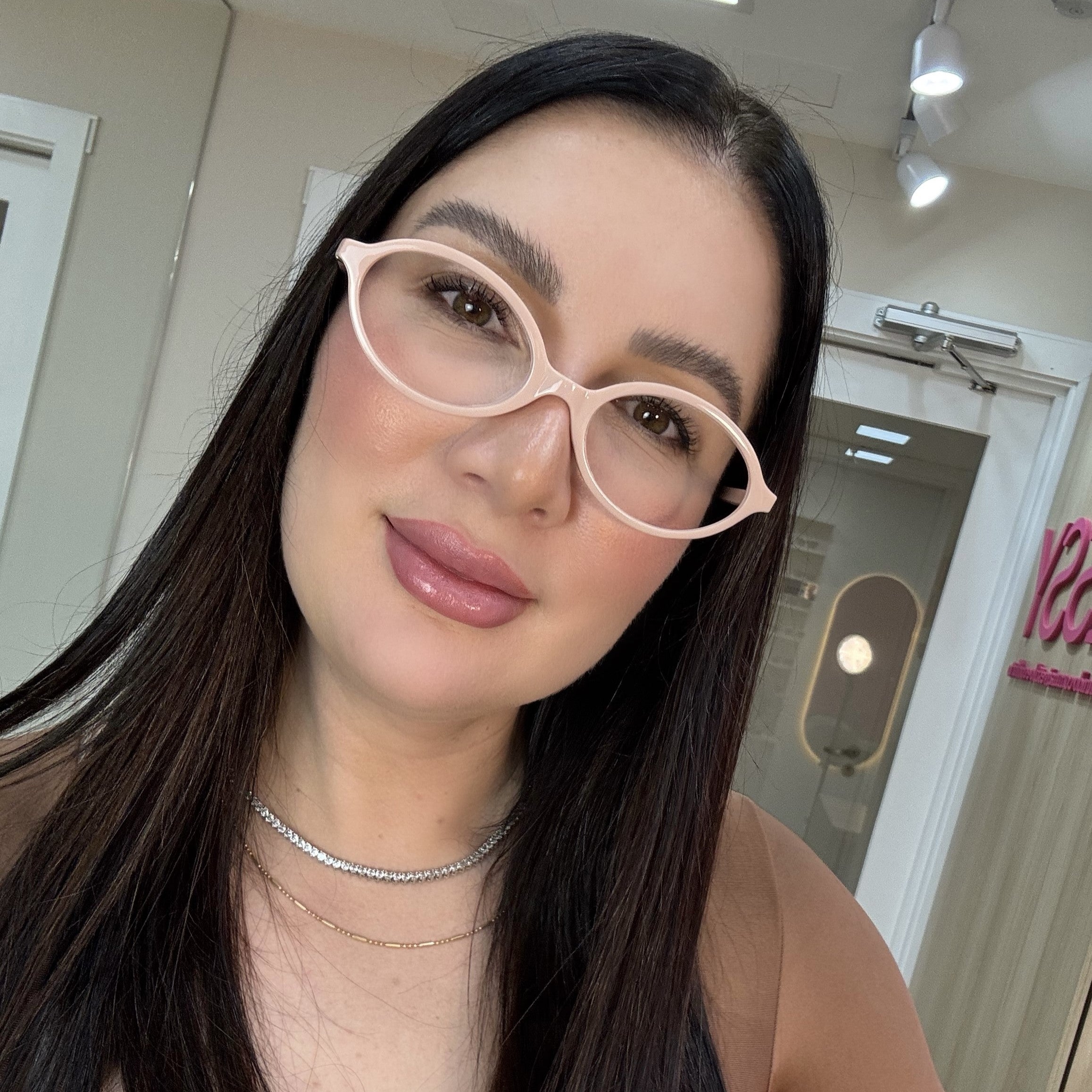files/oculos_de_grau_feminino_345_rosa_rosto.jpg