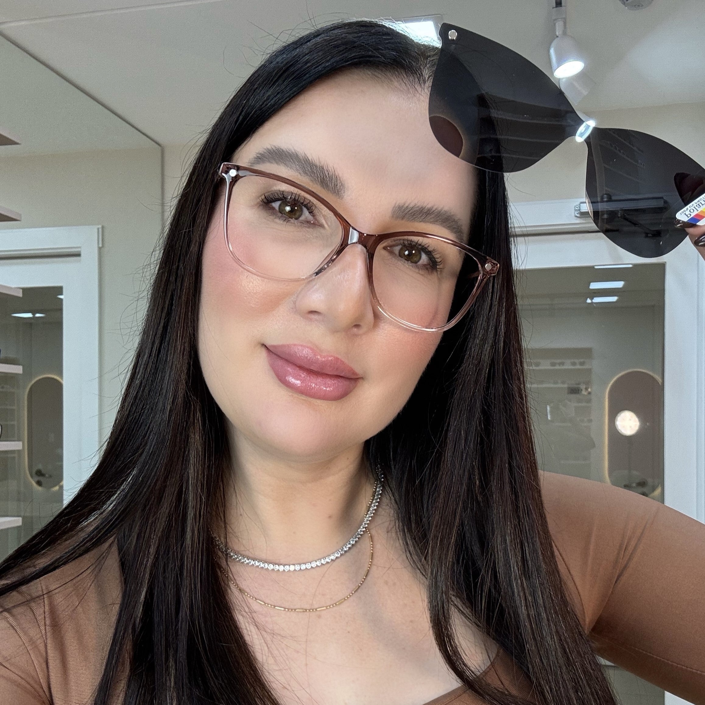 files/oculos_de_grau_feminino_kessy_323_rose_rosto.jpg