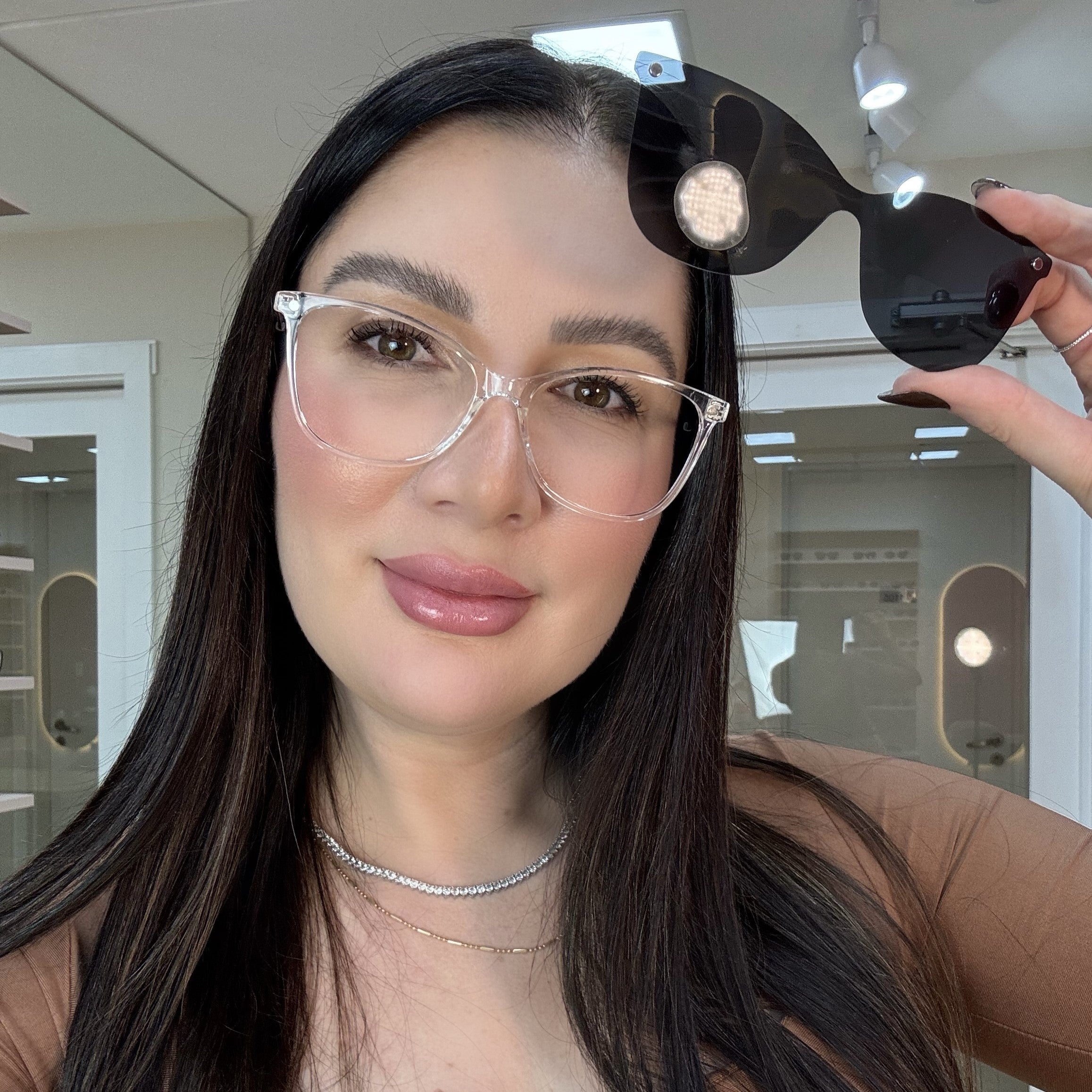 files/oculos_de_grau_feminino_kessy_323_transparente_rosto.jpg