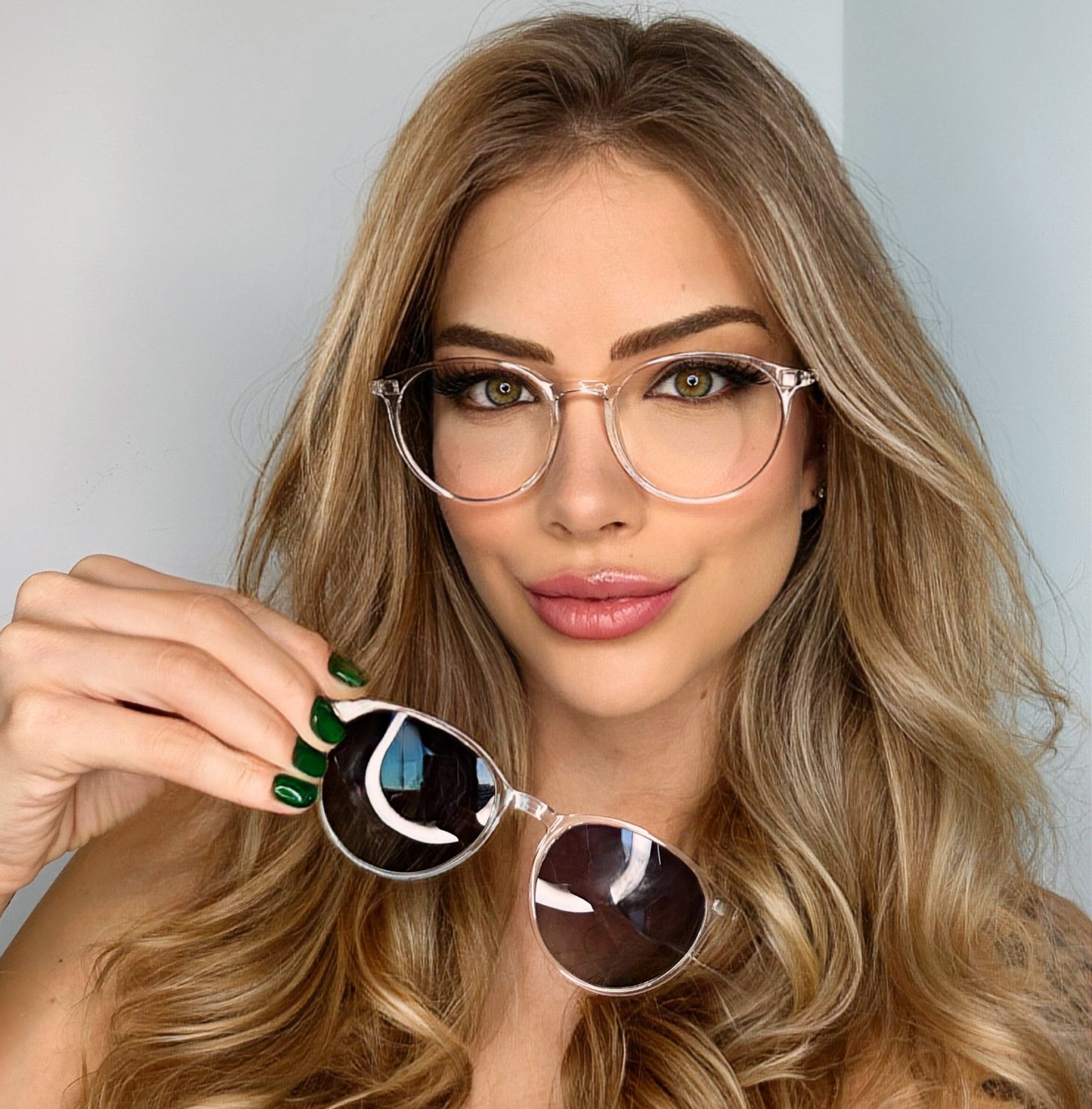 files/oculos_de_grau_kessy_267_transparente.jpg