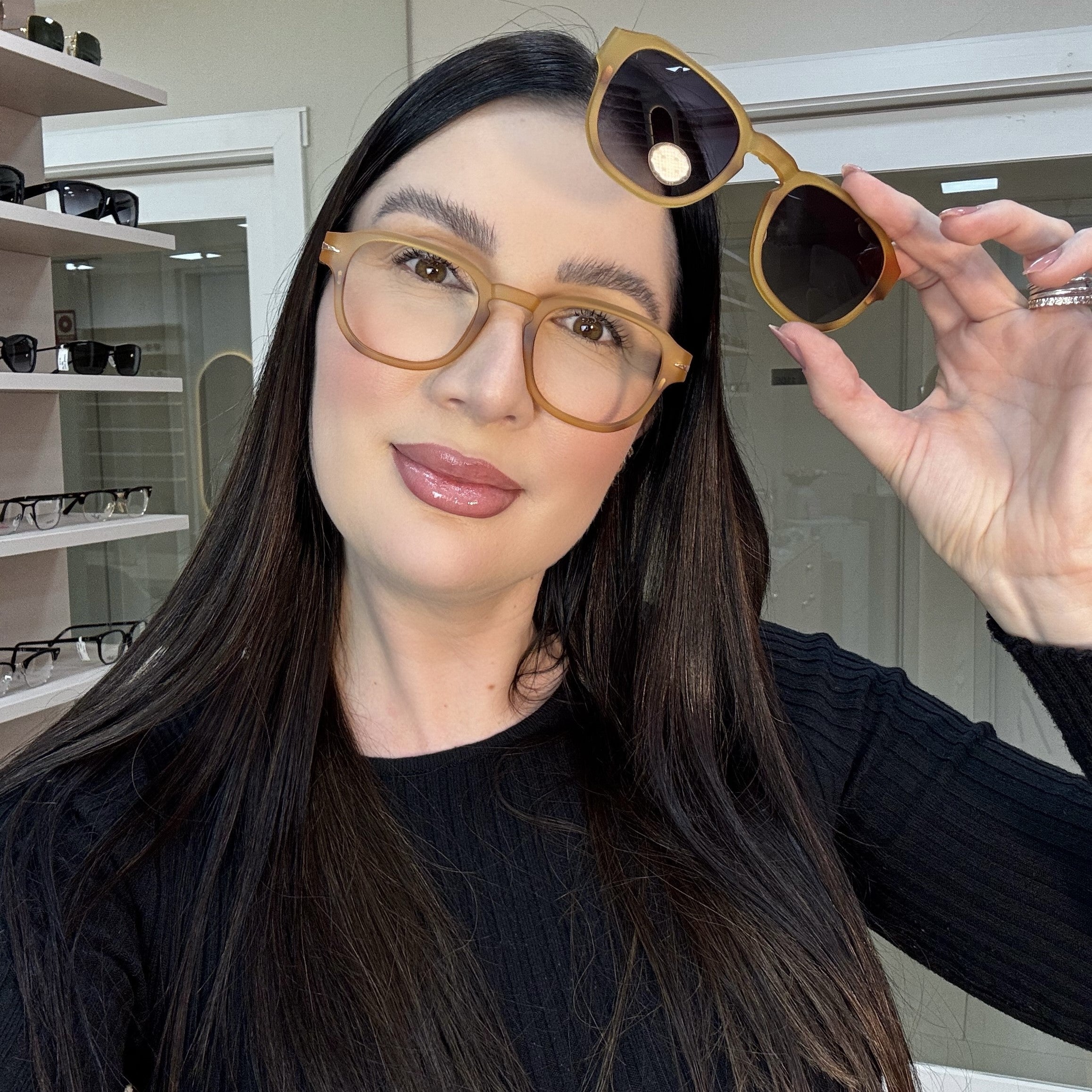 files/oculos_de_grau_kessy_feminino_240_ambar_foto.jpg