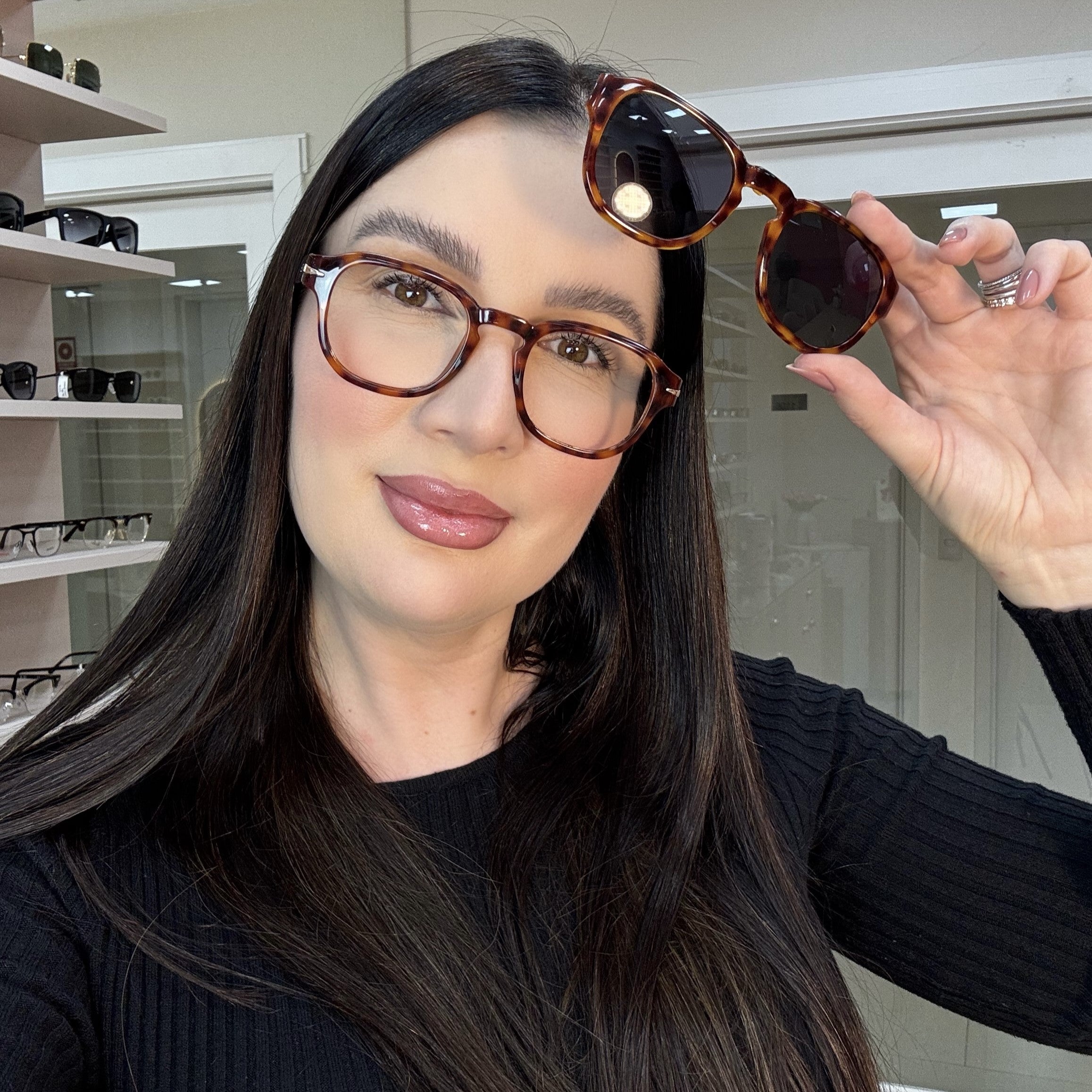 files/oculos_de_grau_kessy_feminino_240_demi_foto_e53b4c3c-c576-4ca8-9761-8a7e88b9bbe0.jpg