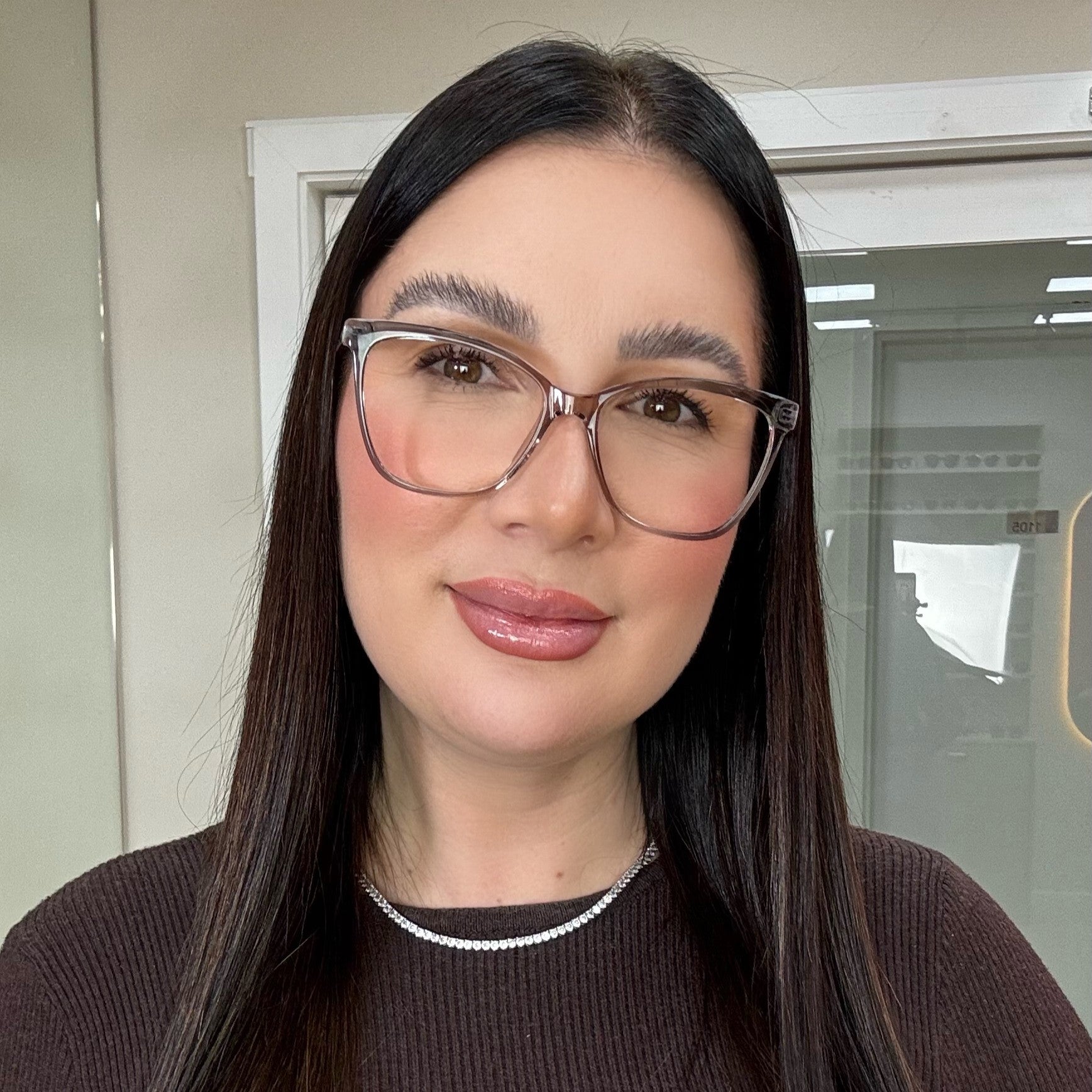 files/oculos_de_grau_kessy_feminino_271_azul_degrade_rosto.jpg