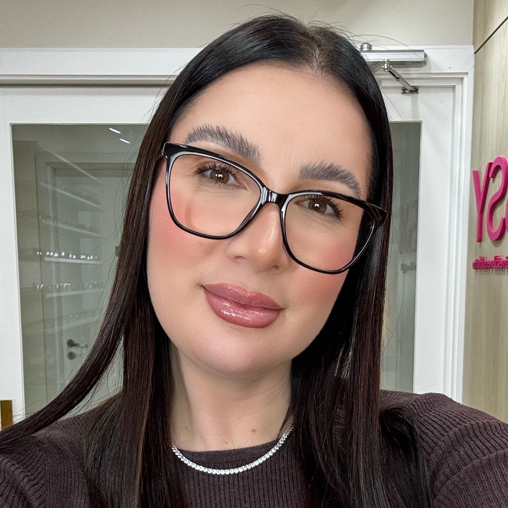 files/oculos_de_grau_kessy_feminino_271_preto_rosto.jpg