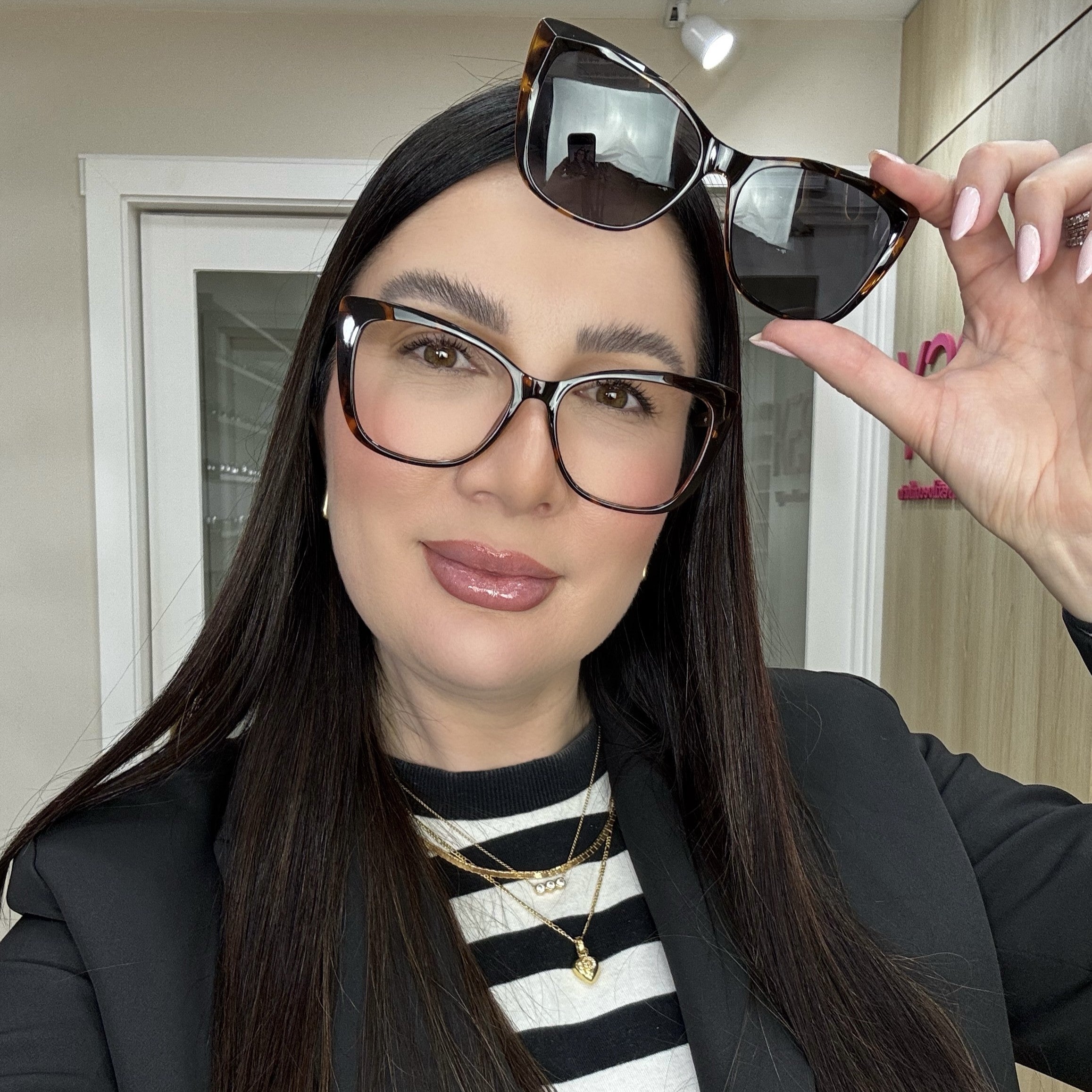 files/oculos_de_grau_kessy_feminino_290_demi_e6f5c2c8-29c0-4abf-8743-9b2cea45d6e2.jpg