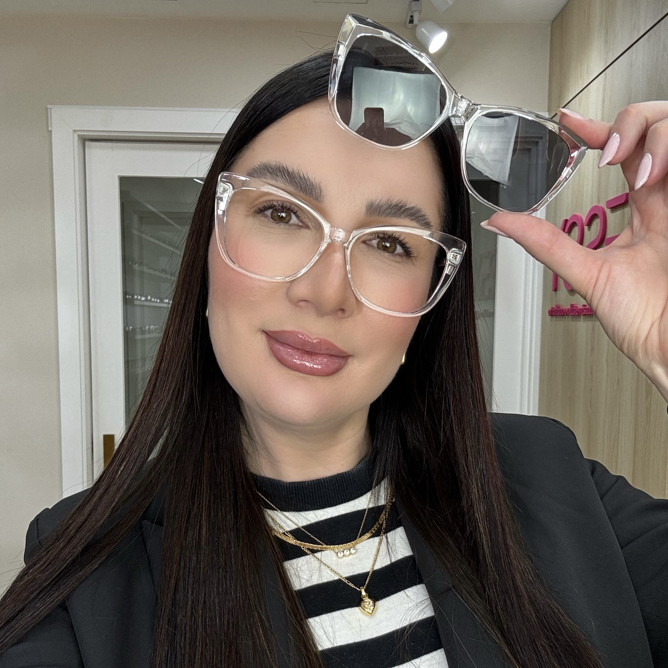 files/oculos_de_grau_kessy_feminino_290_transparente_fa17bcc2-f922-446c-bc5c-7583b928be3c.jpg