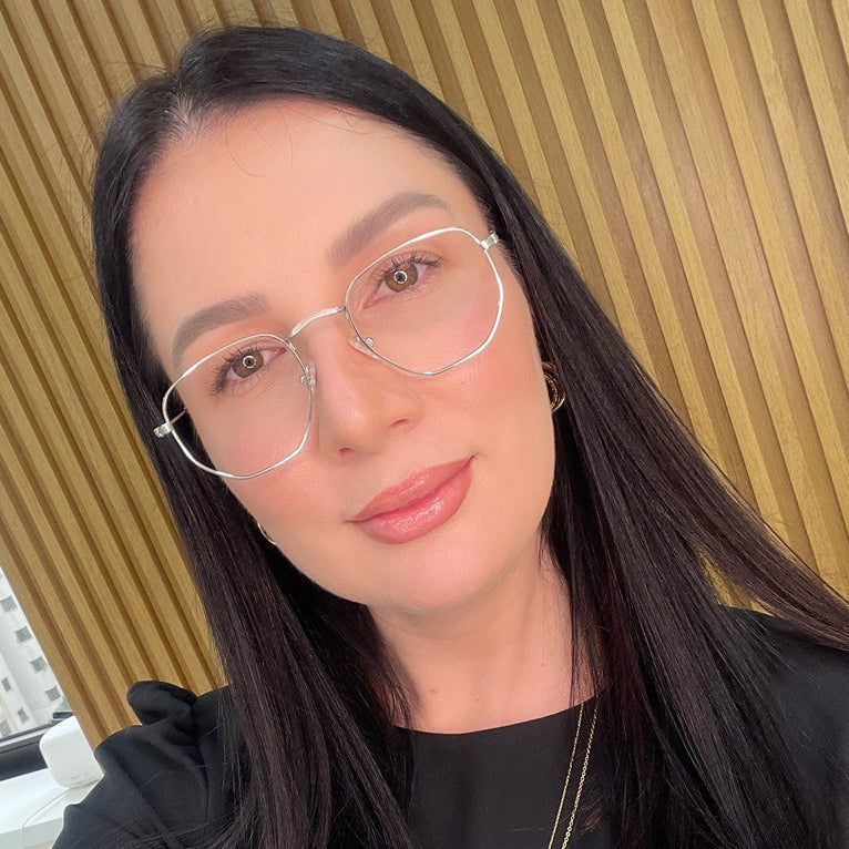 files/1004661_oculos-de-grau-kessy-955-prata_m2_638321274997639586.jpg
