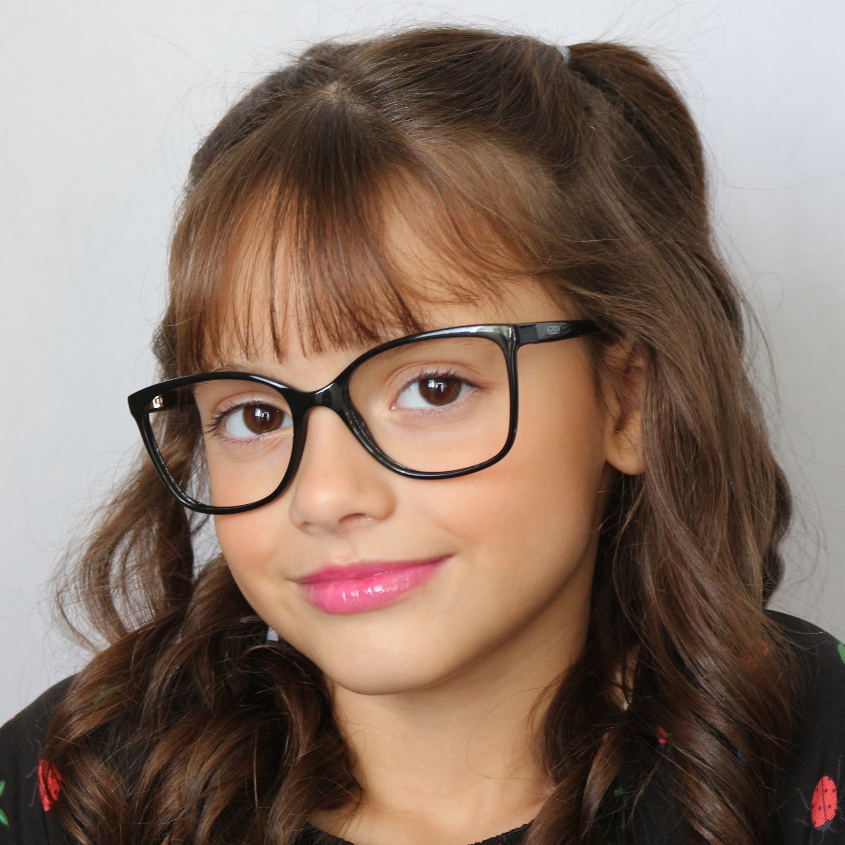 files/Oculos_de_grau_infantil_kesssy_910_preto_rosto_a103de2d-b7bb-46c1-bf5c-3e133faa6031.jpg