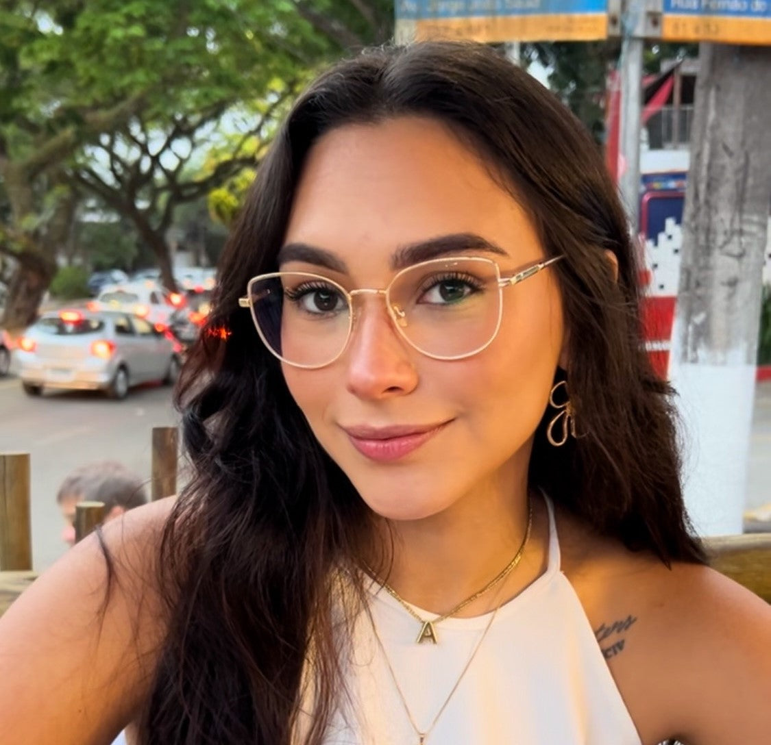 files/oculos_De_grau_kessy_315_dourado_classico_rosto.jpg