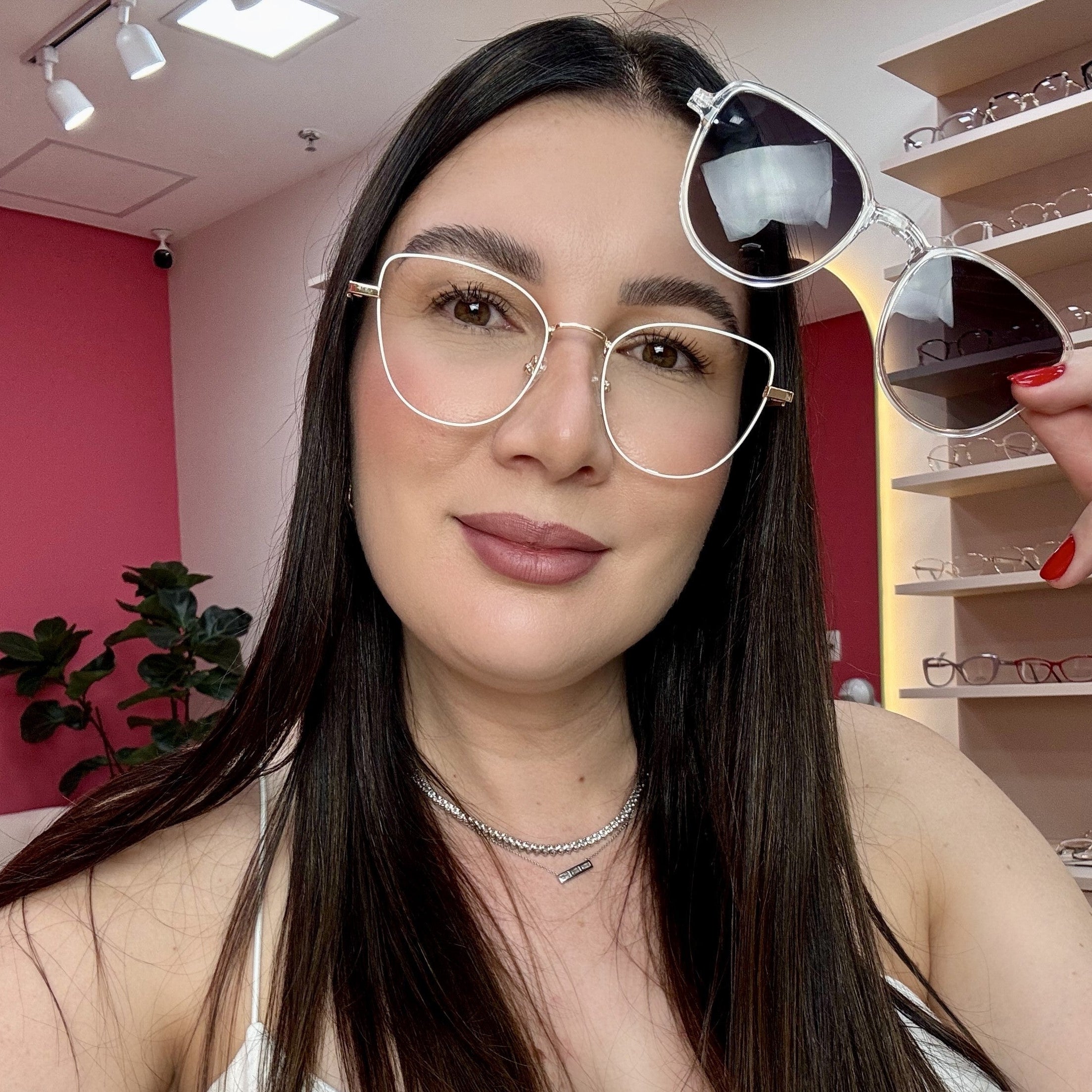 files/oculos_de-Grau_kessy_331_branco_rosto.jpg