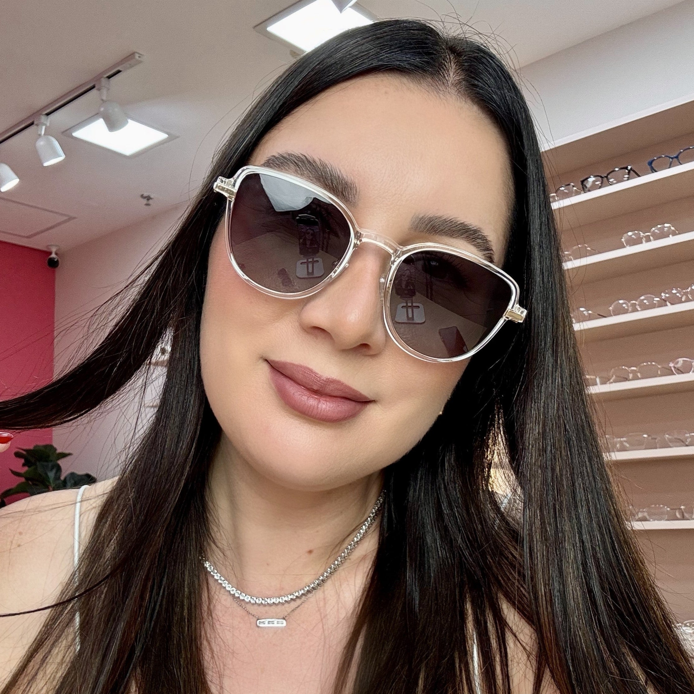 files/oculos_de-Grau_kessy_331_branco_transparente.jpg