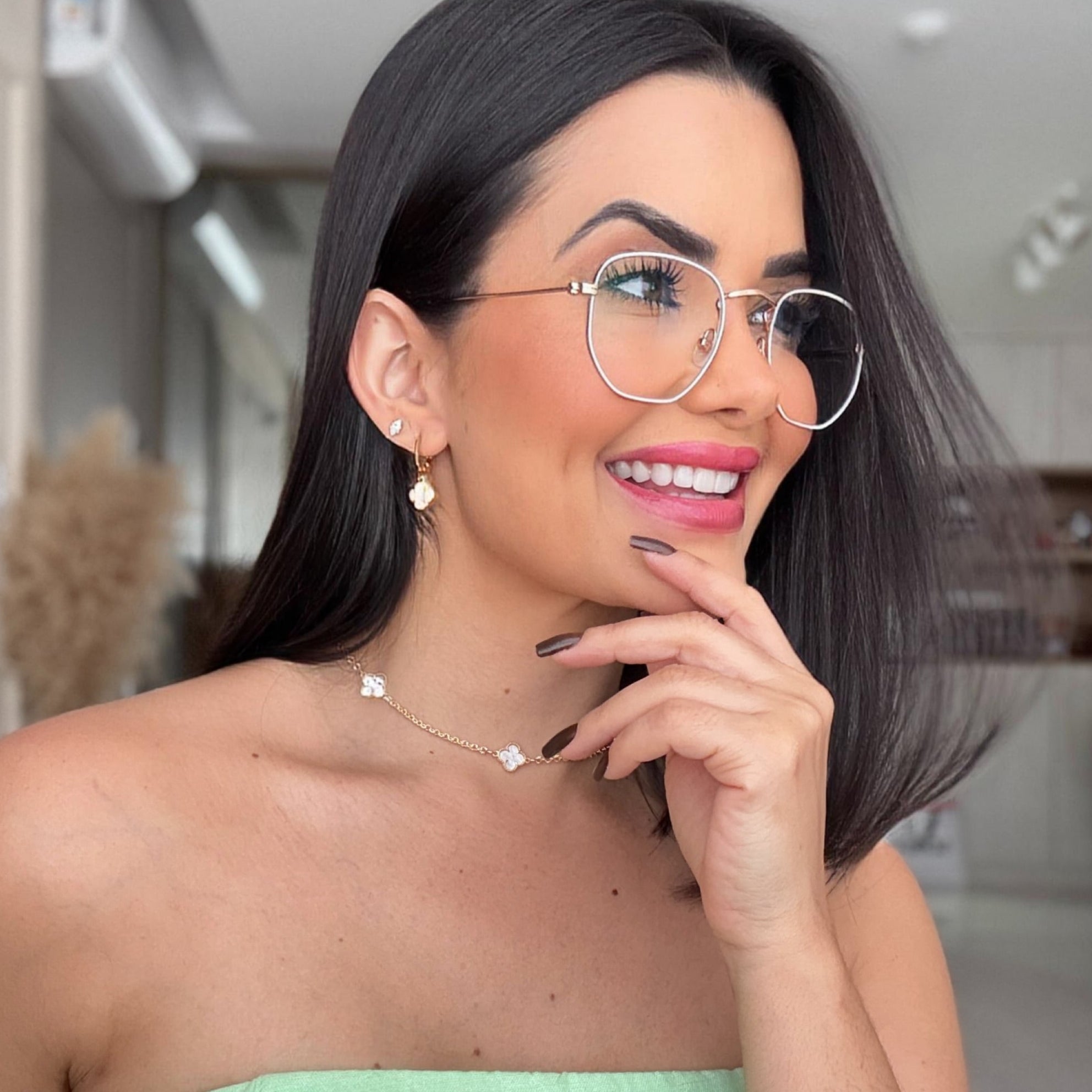 files/oculos_de_gra_kessy_955_dourado_branco.jpg