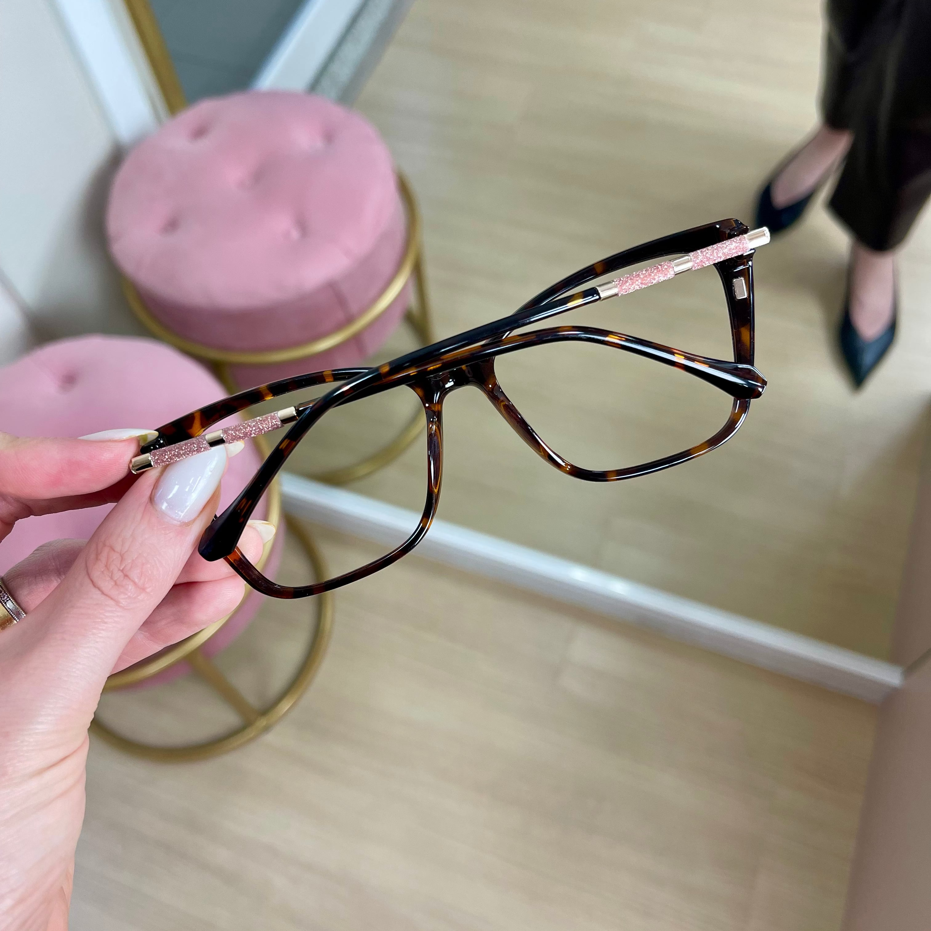 files/oculos_de_grau_Kessy_feminino_286_demi_2.heic