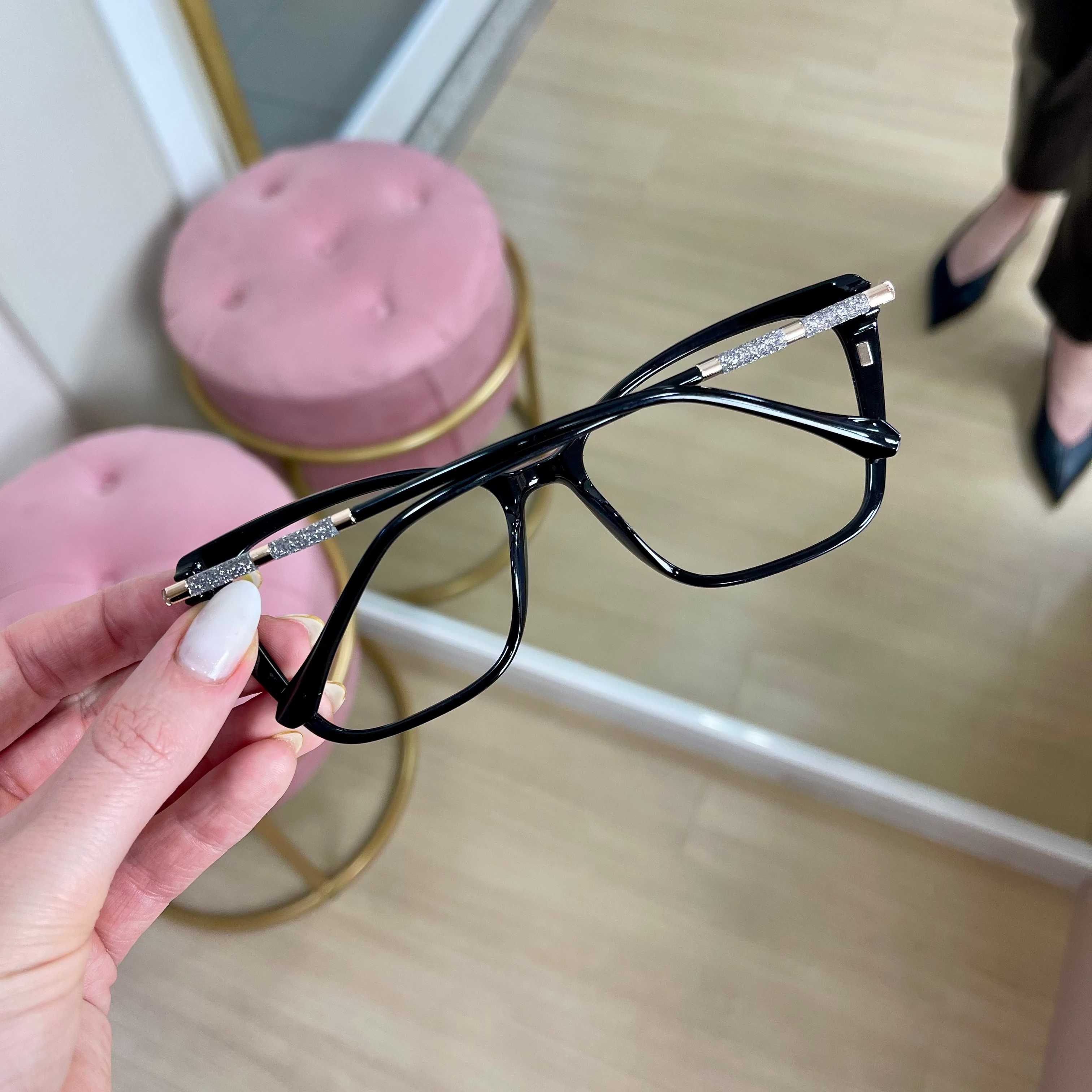 files/oculos_de_grau_Kessy_feminino_286_preto_1.heic