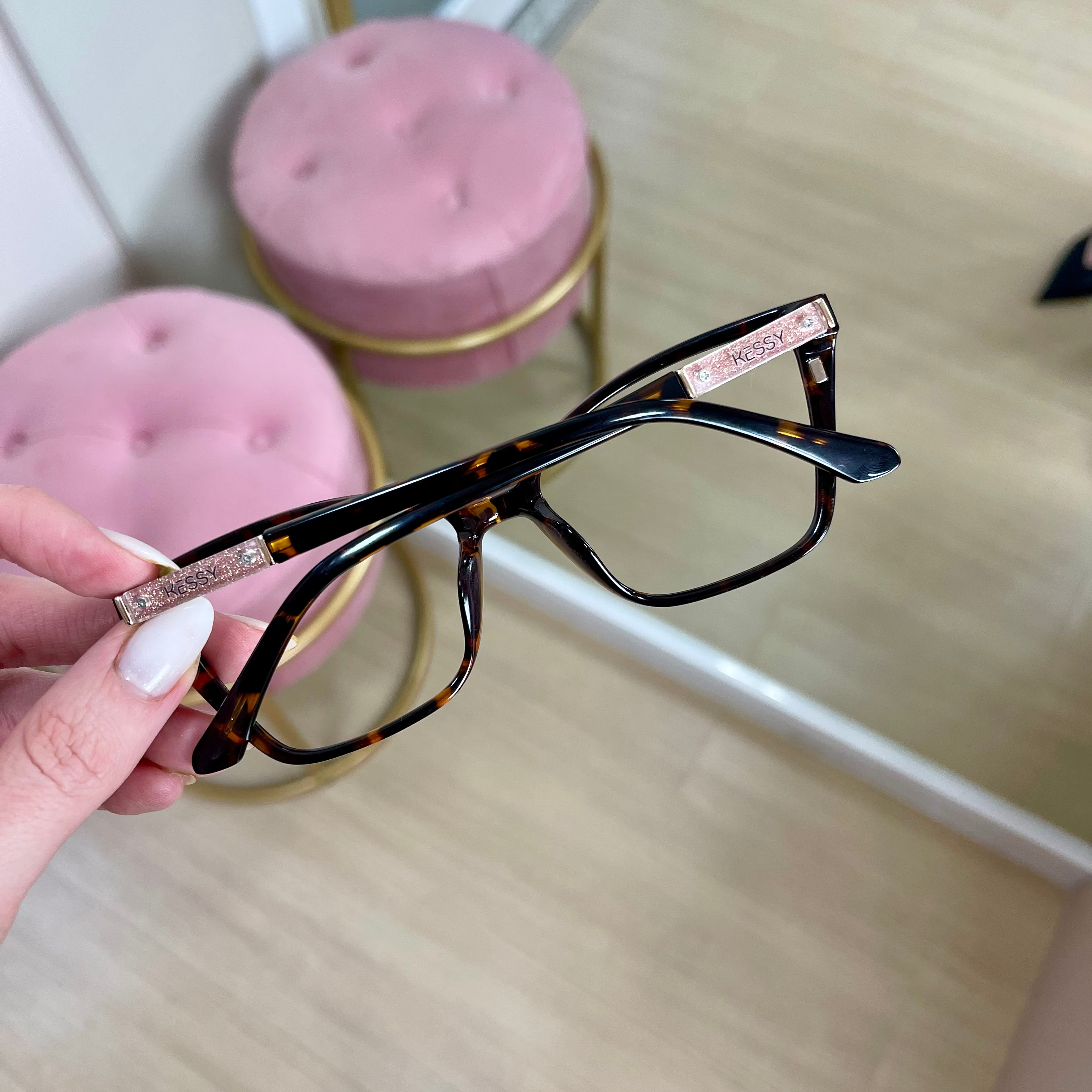 files/oculos_de_grau_Kessy_feminino_287_demi_2.heic