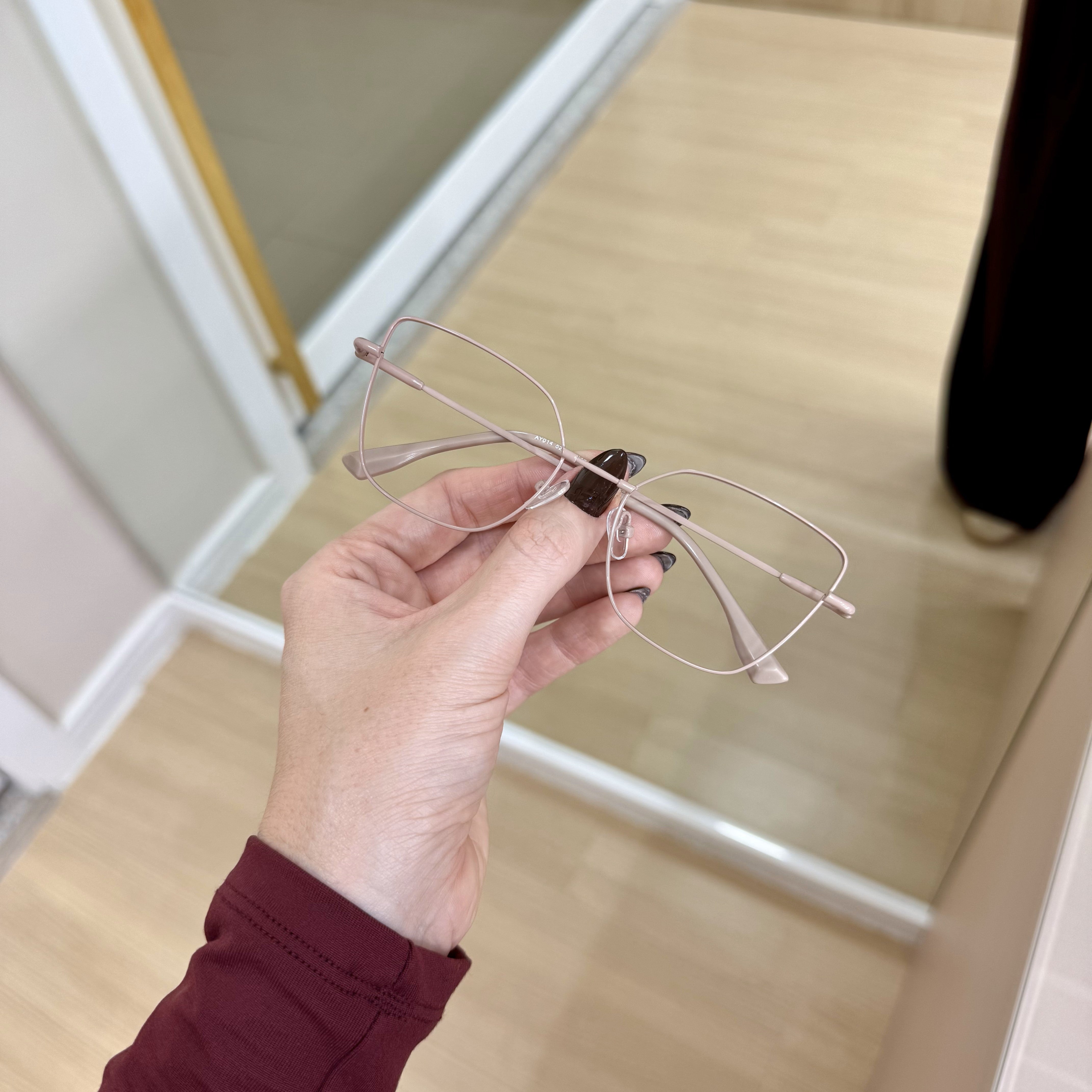 files/oculos_de_grau_feminino_kessy_156_nude_ff2156ef-9aa3-475a-9534-fe427d95946d.jpg