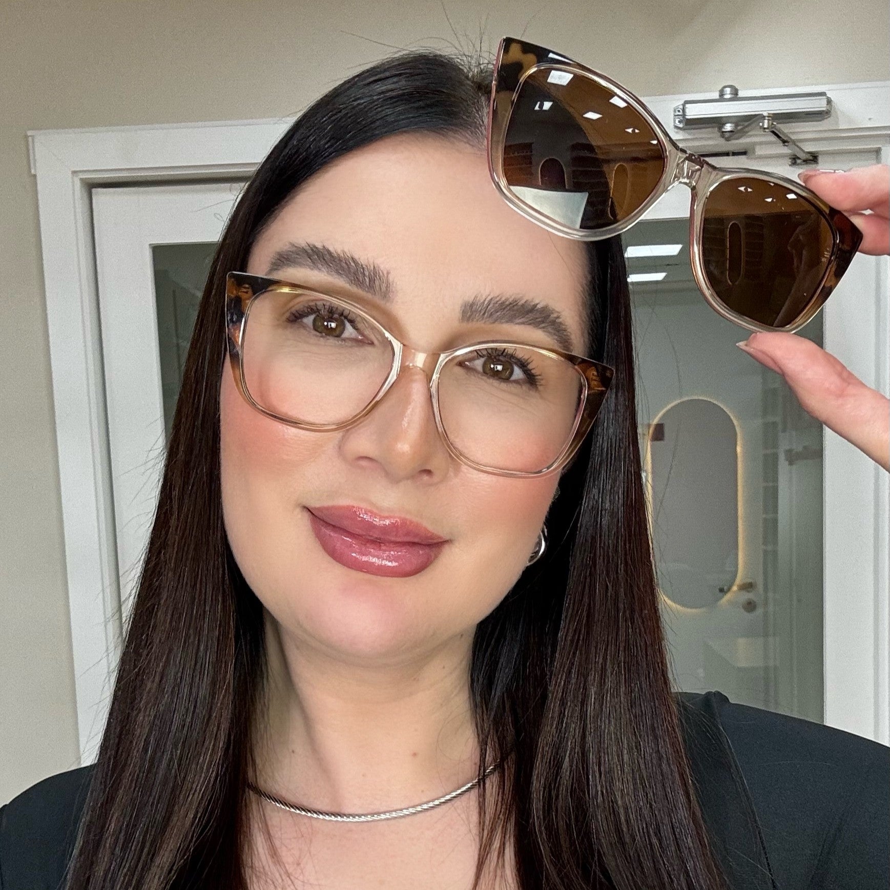 files/oculos_de_grau_feminino_kessy_292_transparente_dourado.jpg