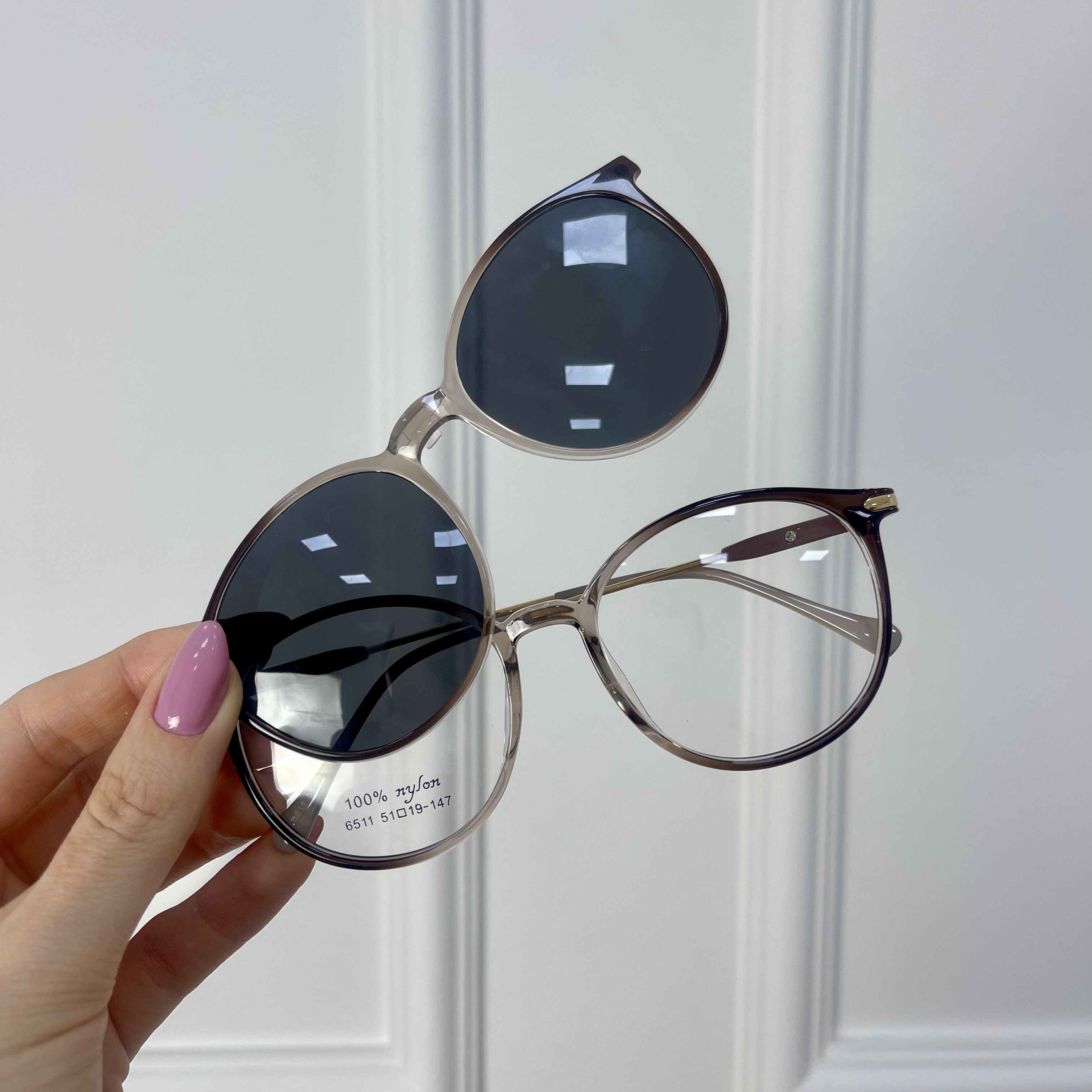 files/oculos_de_grau_feminino_kessy_938_marrom_degrade.jpg