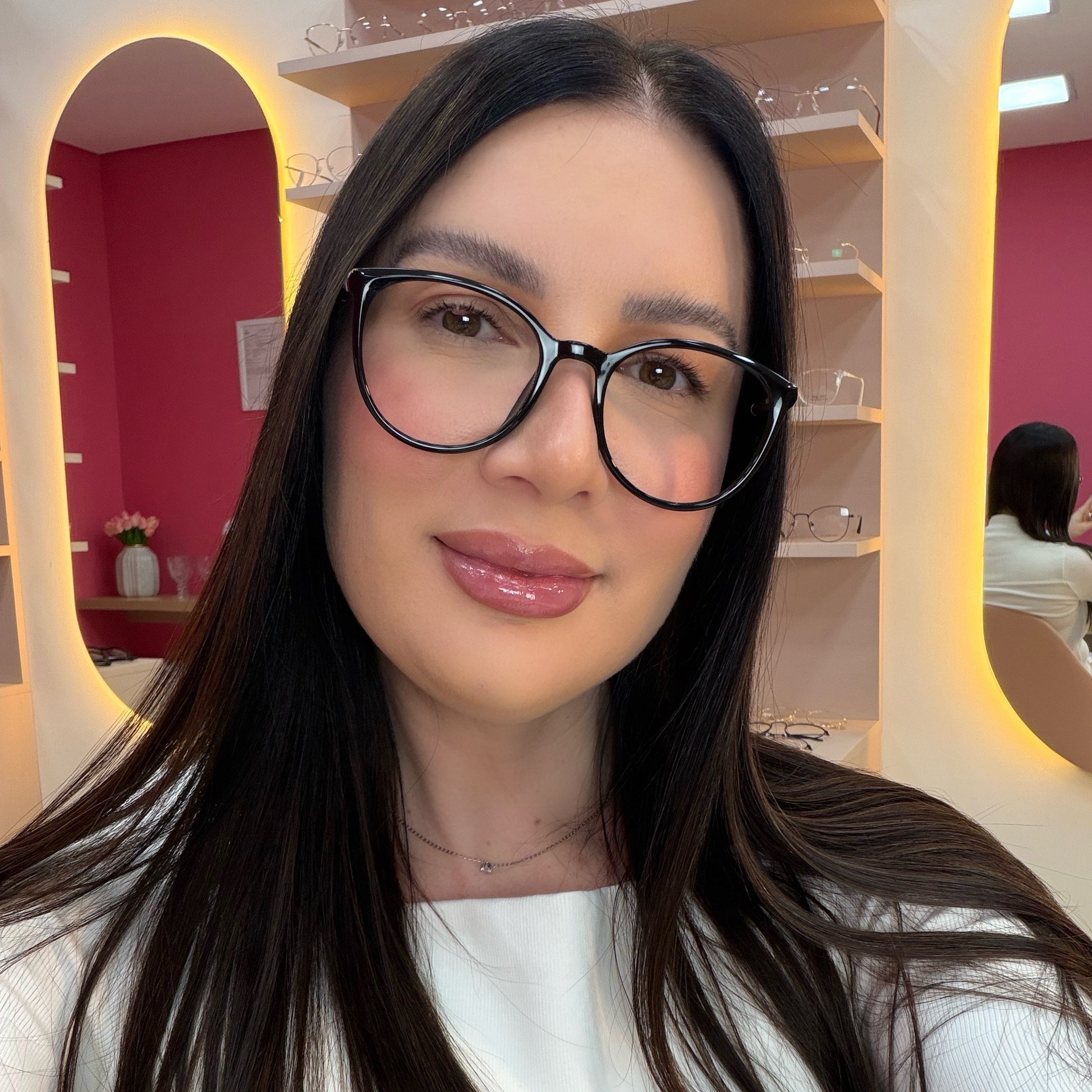 files/oculos_de_grau_kessy_136_preto_rosto.jpg
