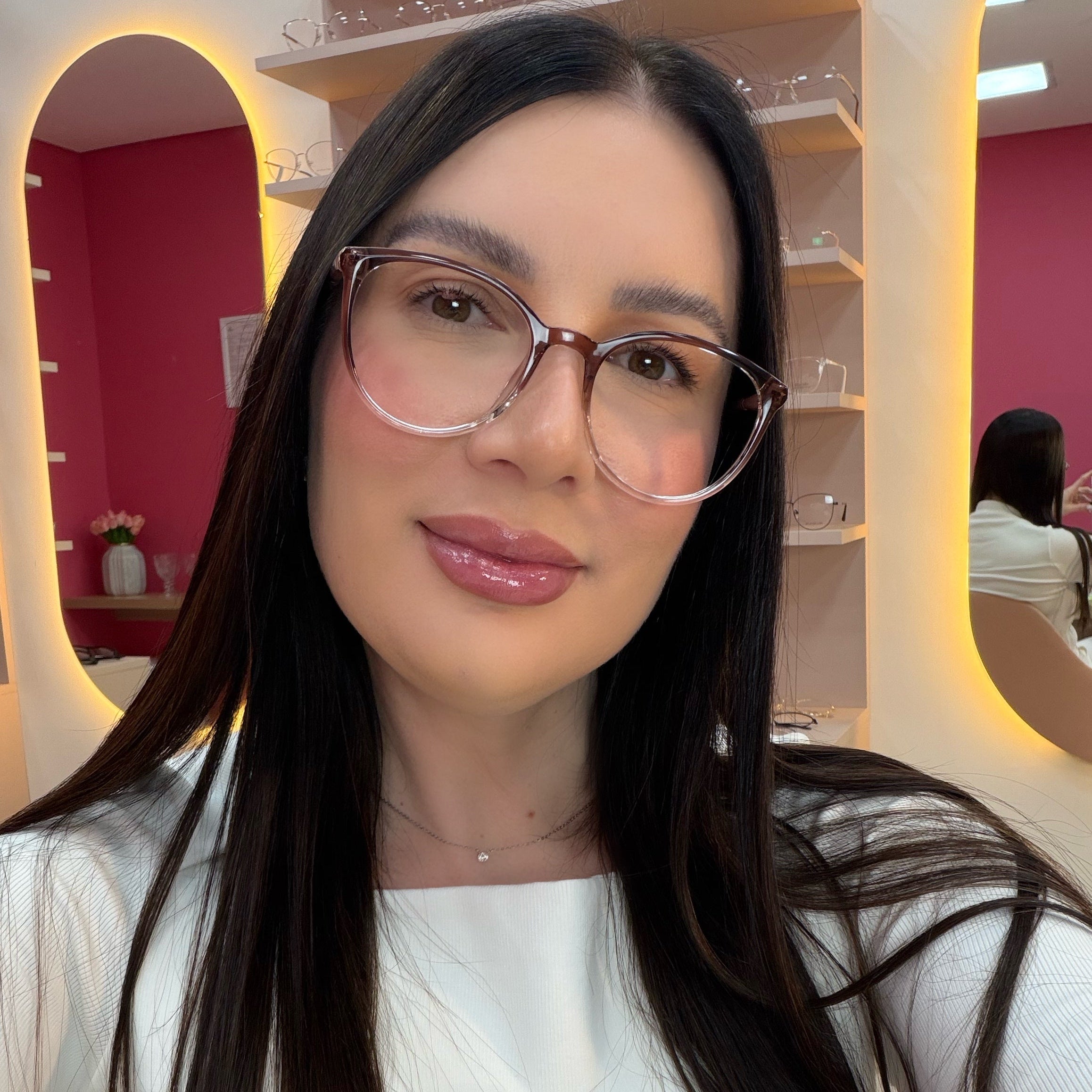 files/oculos_de_grau_kessy_136_rose_rosto.jpg