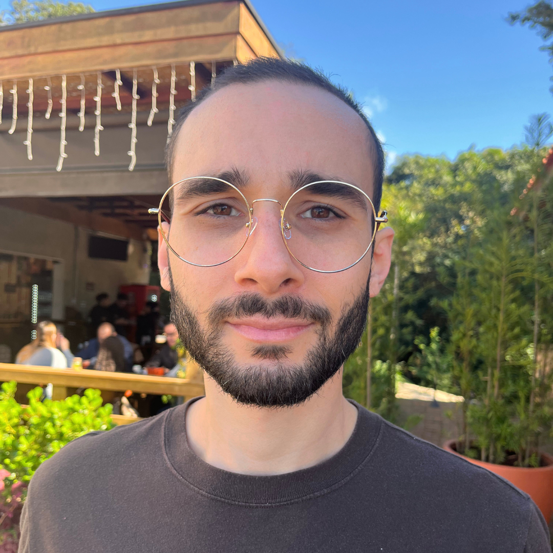 files/oculos_de_grau_kessy_157_dourado_demi.png