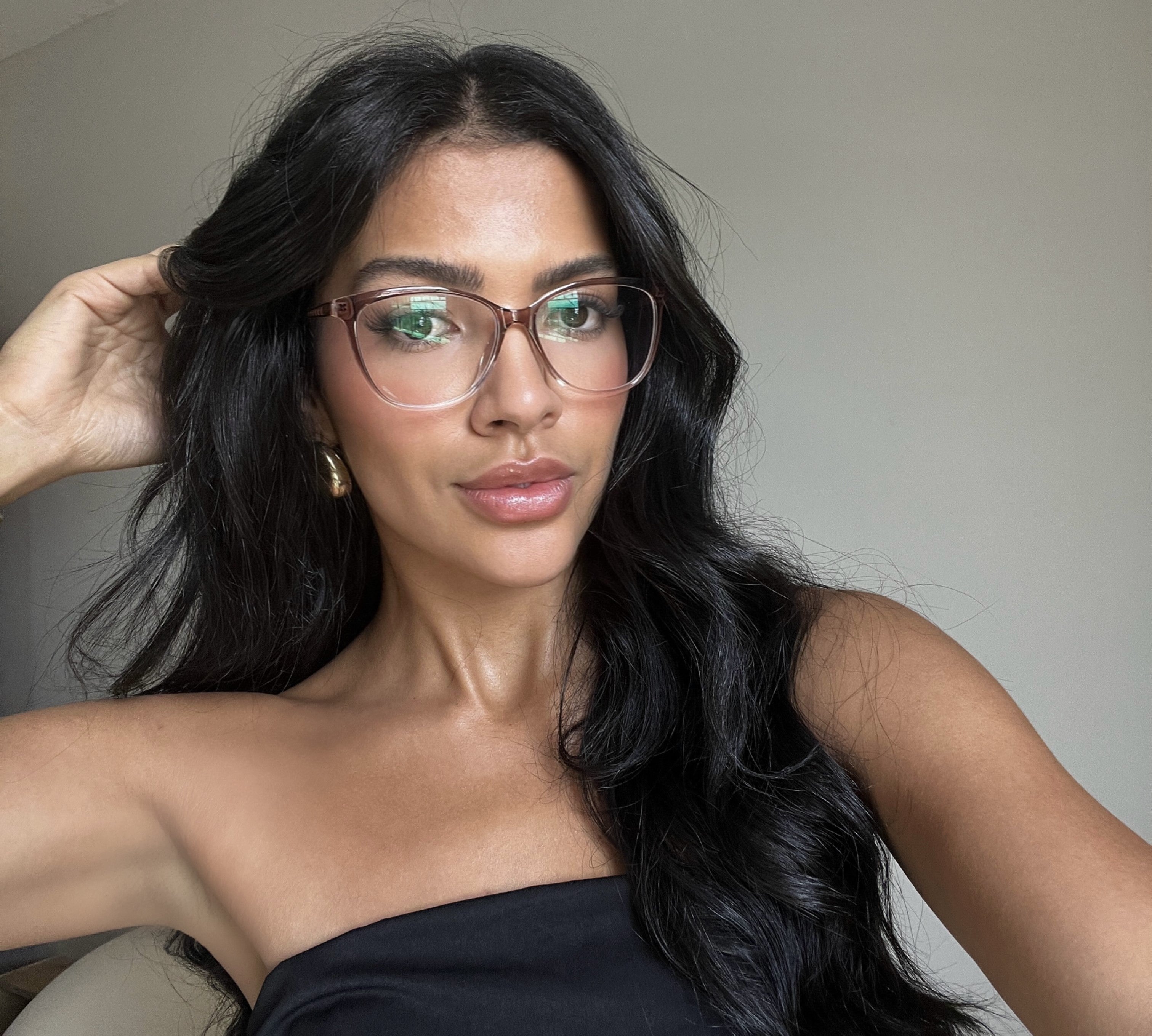 files/oculos_de_grau_kessy_215_rose_rosto_64532b2e-4e3b-45e3-b09c-f8bed70967b4.jpg