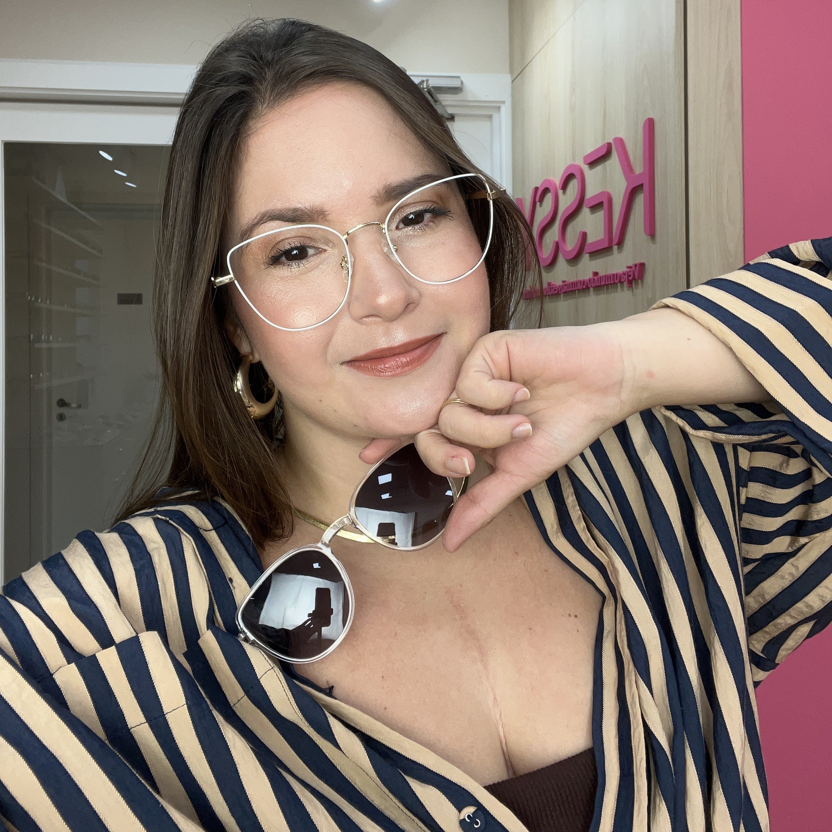 files/oculos_de_grau_kessy_331_branco_fb23d325-49bc-4cbe-b238-1049cb405788.jpg