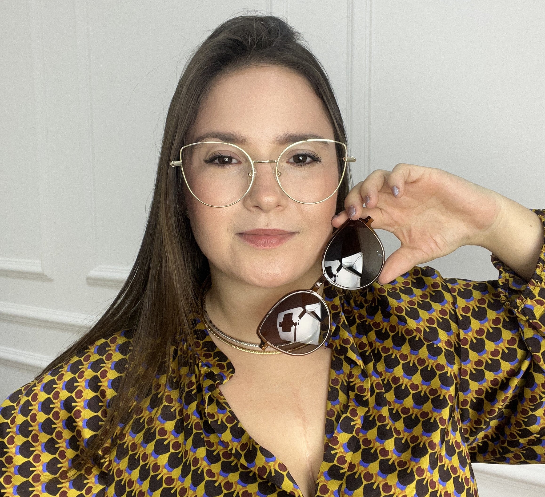 files/oculos_de_grau_kessy_332_dourado_marrom_degrade_3b41bde7-c737-41bb-b1dc-478a7e556058.jpg