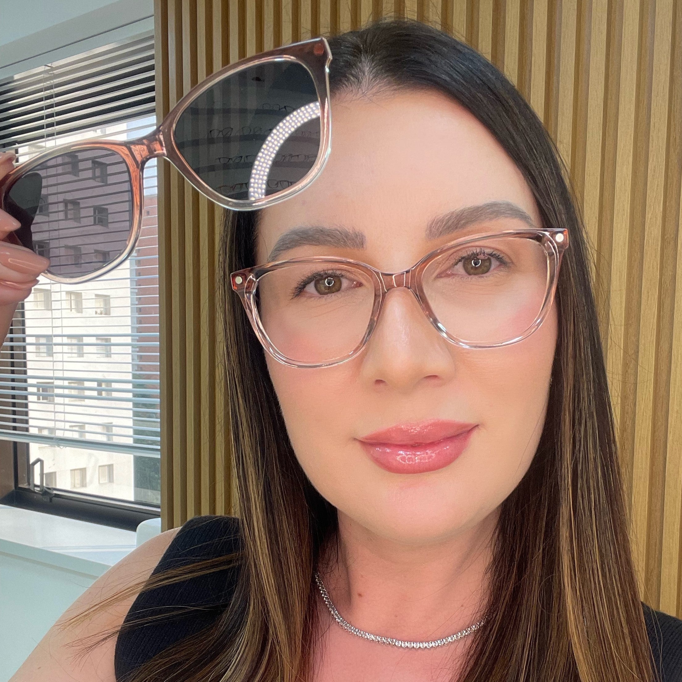 files/oculos_de_grau_kessy_333_rose_rosto_7ddeb1b1-cf45-4cac-be05-60b6bfd02fcf.jpg