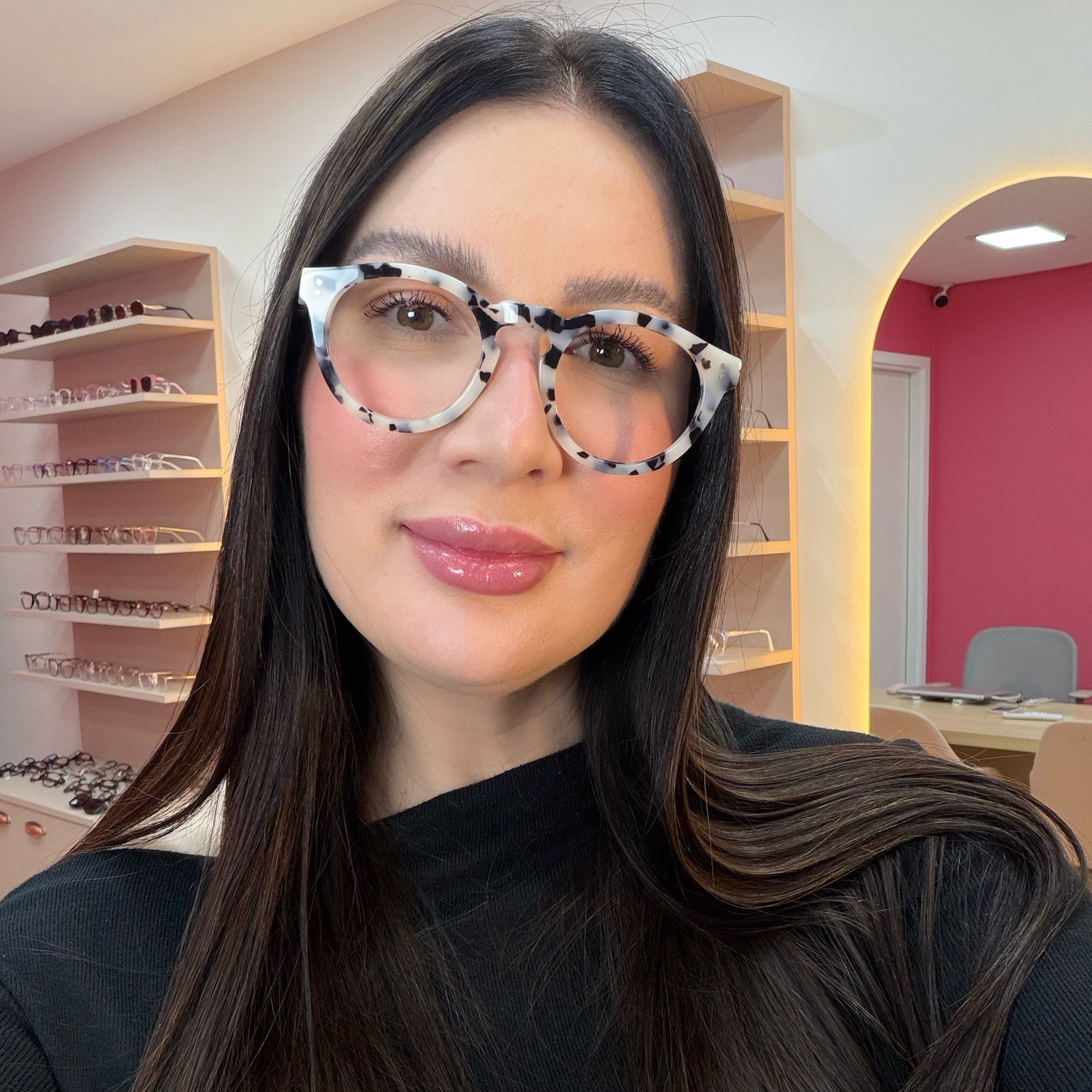 files/oculos_de_grau_kessy_411_demi_branco_rosto.jpg