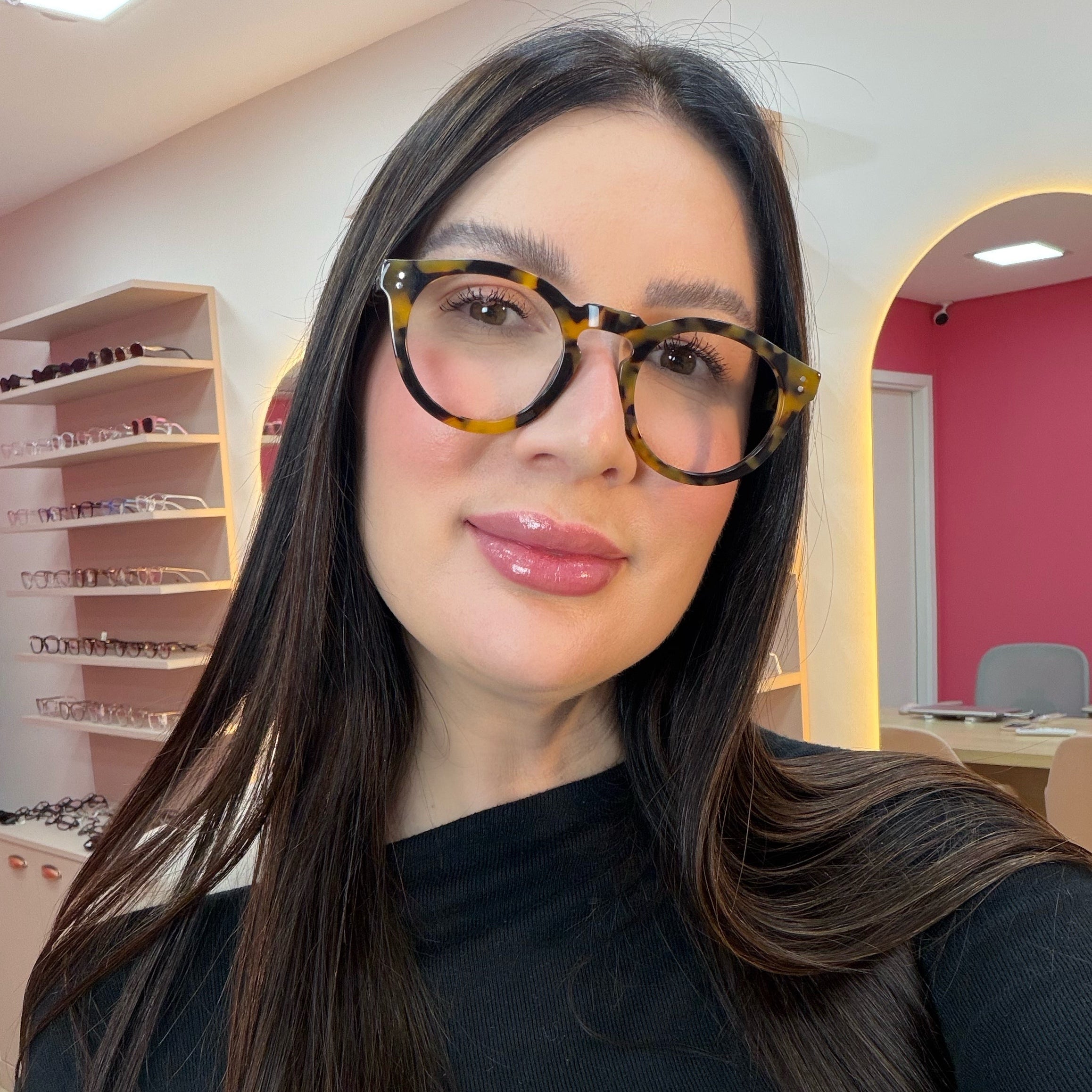 files/oculos_de_grau_kessy_411_demi_marrom_rosto.jpg