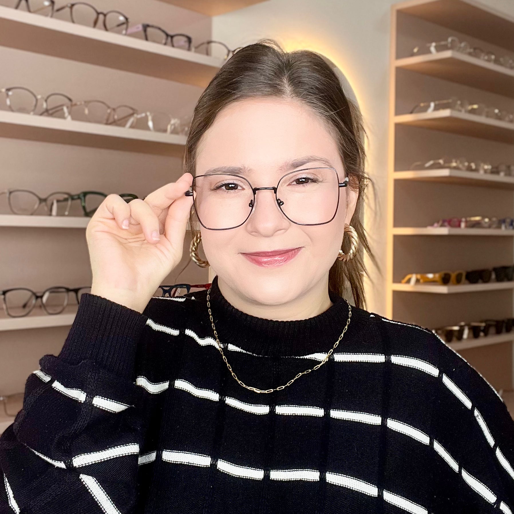 files/oculos_de_grau_kessy_488_preto_e1ce0f72-b933-4318-a5f5-4c33ebc9ef38.heic