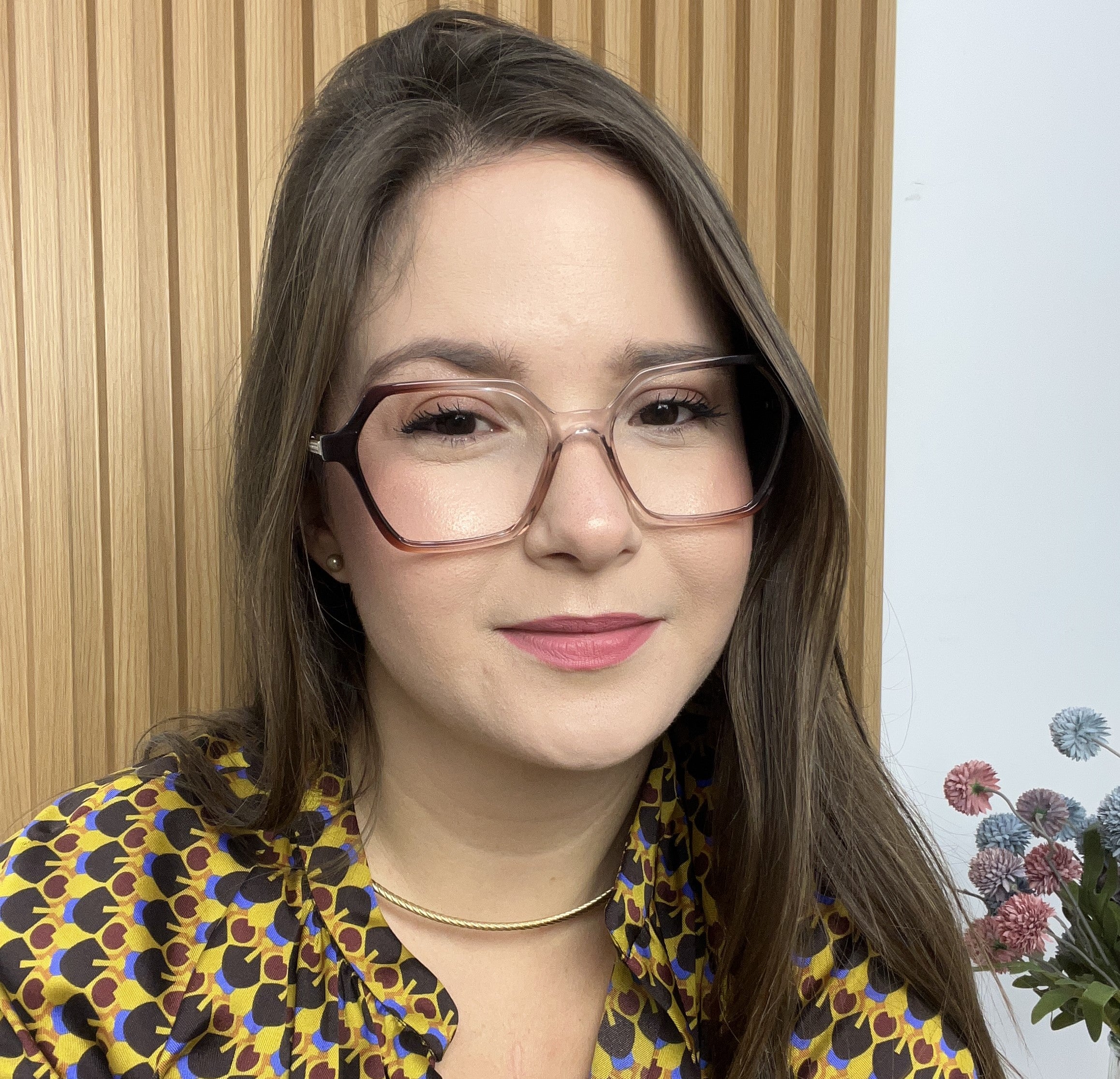 files/oculos_de_grau_kessy_707_marrom_degrade_rosto.jpg
