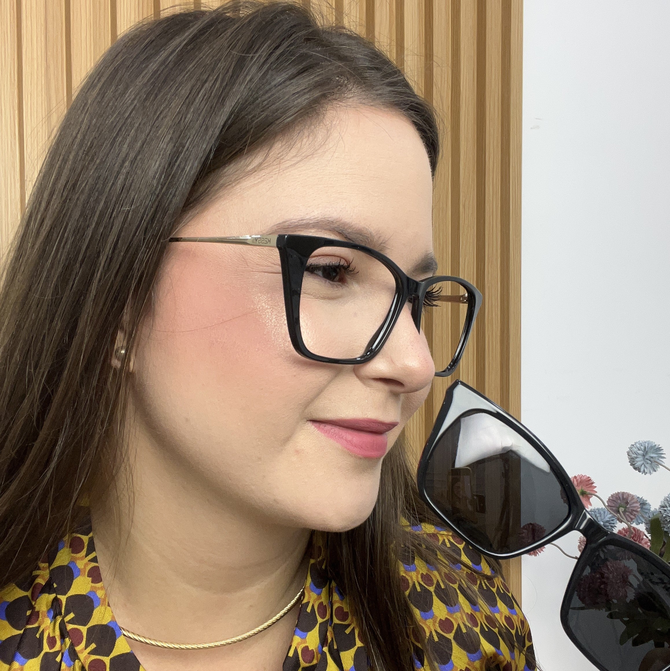 files/oculos_de_grau_kessy_709_demi_rosto_bd78e347-81a6-4d26-811f-29b8e391c42b.jpg