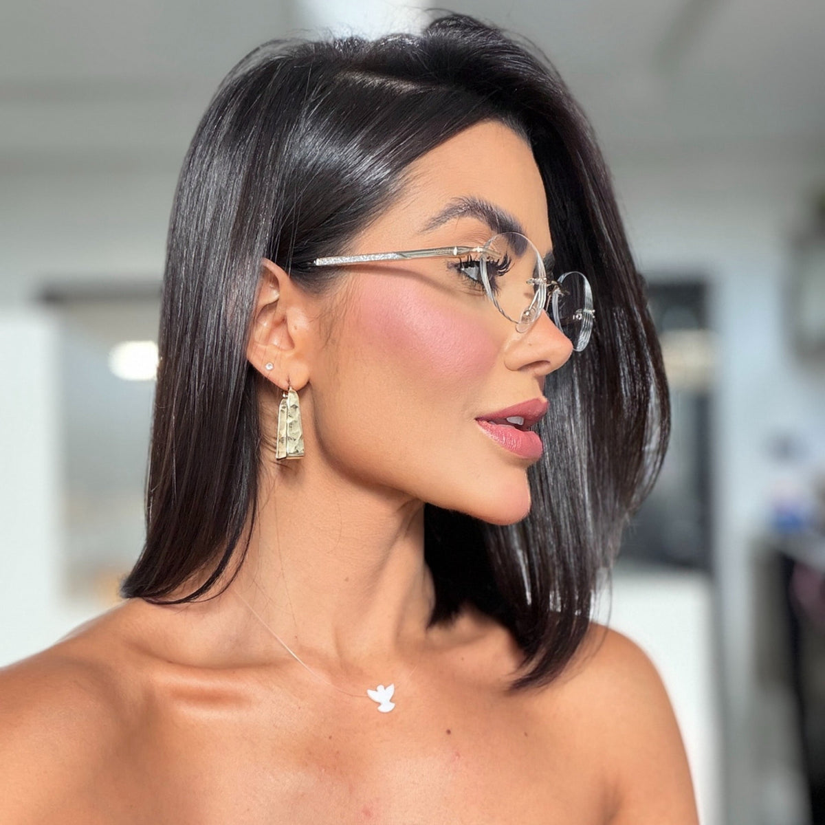 files/oculos_de_grau_kessy_feiminino_389_dourado_rosto_Joyce.jpg