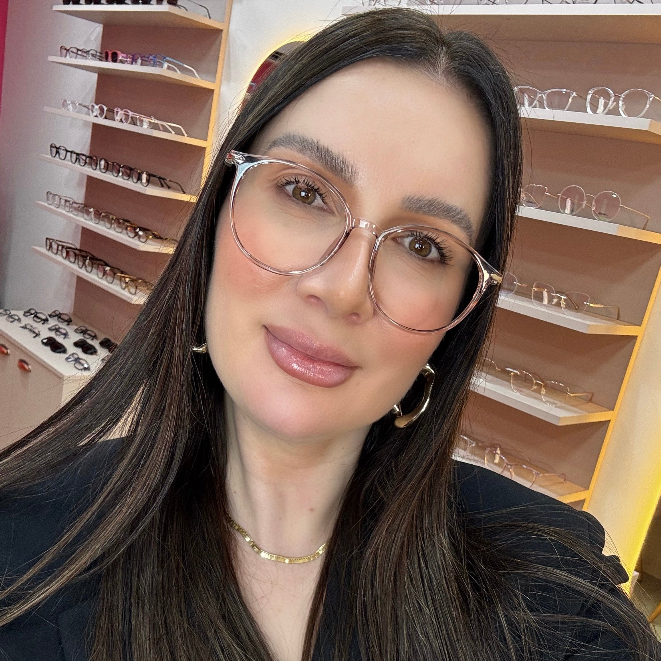 files/oculos_de_grau_kessy_feminini_935_rosa_transparente_rosto.jpg