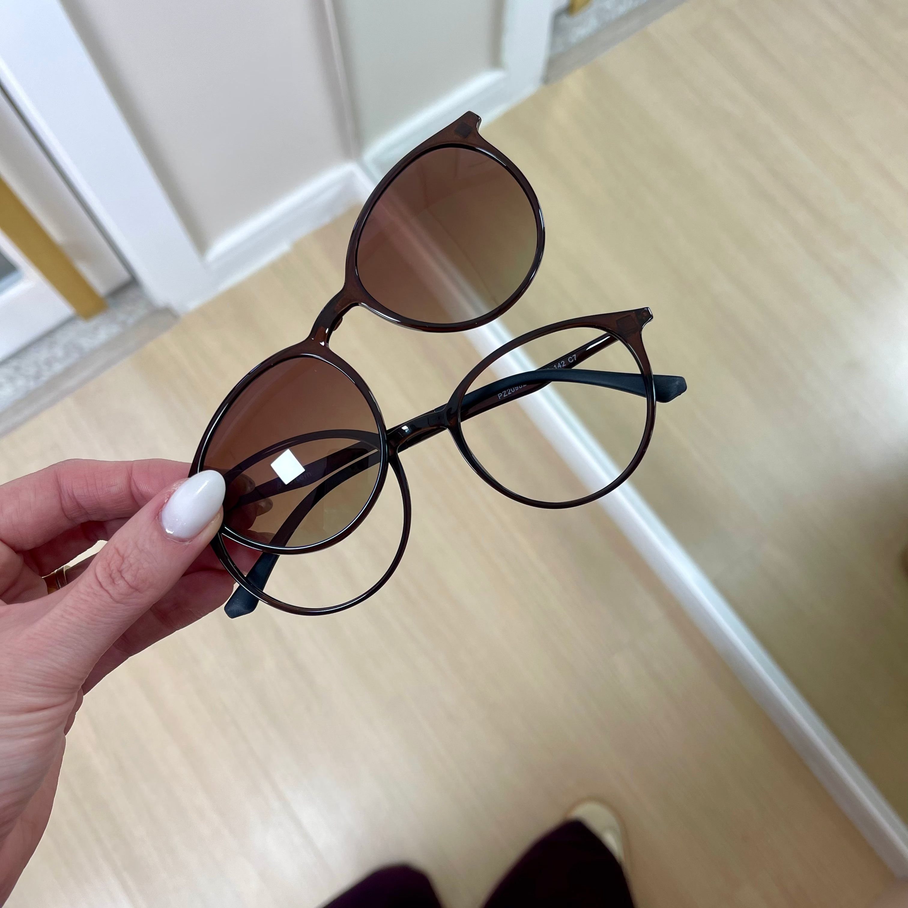 files/oculos_de_grau_kessy_feminino_193_marrom_2.heic