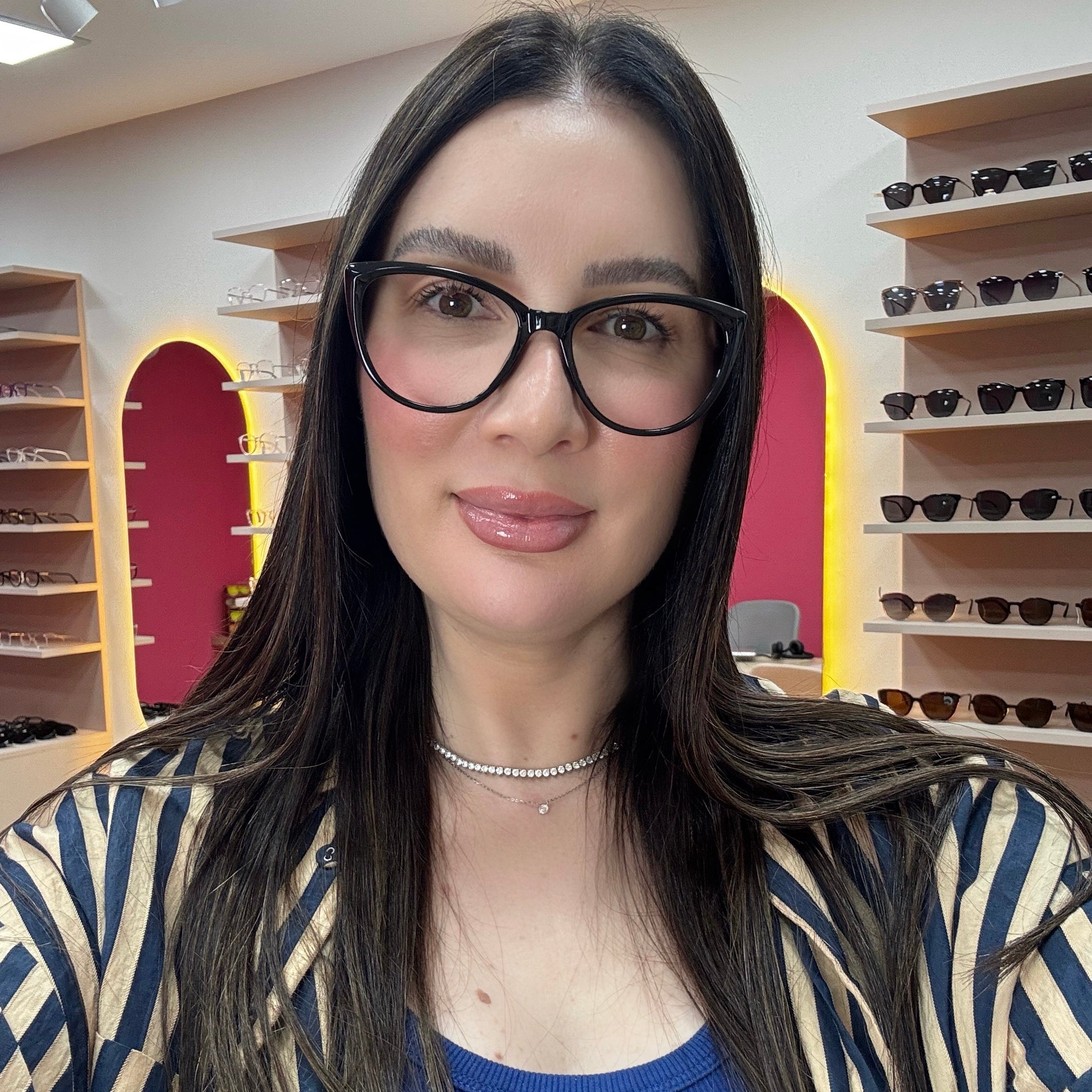 files/oculos_de_grau_kessy_feminino_270_preto.jpg