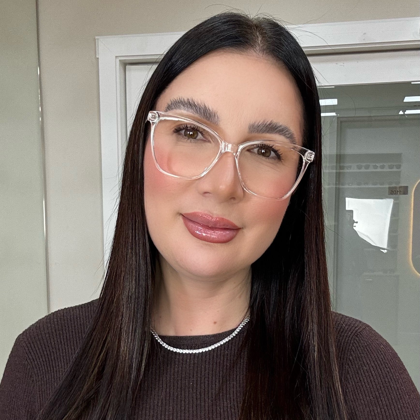 files/oculos_de_grau_kessy_feminino_271_transparente_rosto.jpg