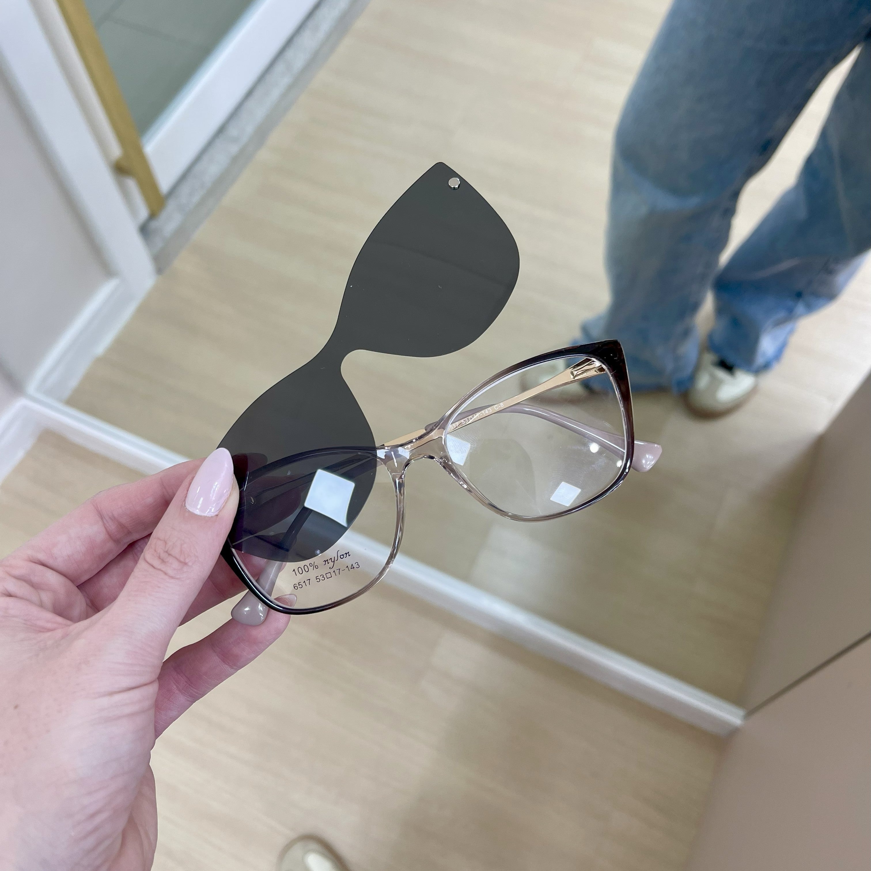 files/oculos_de_grau_kessy_feminino_291_marrom_degrade.jpg