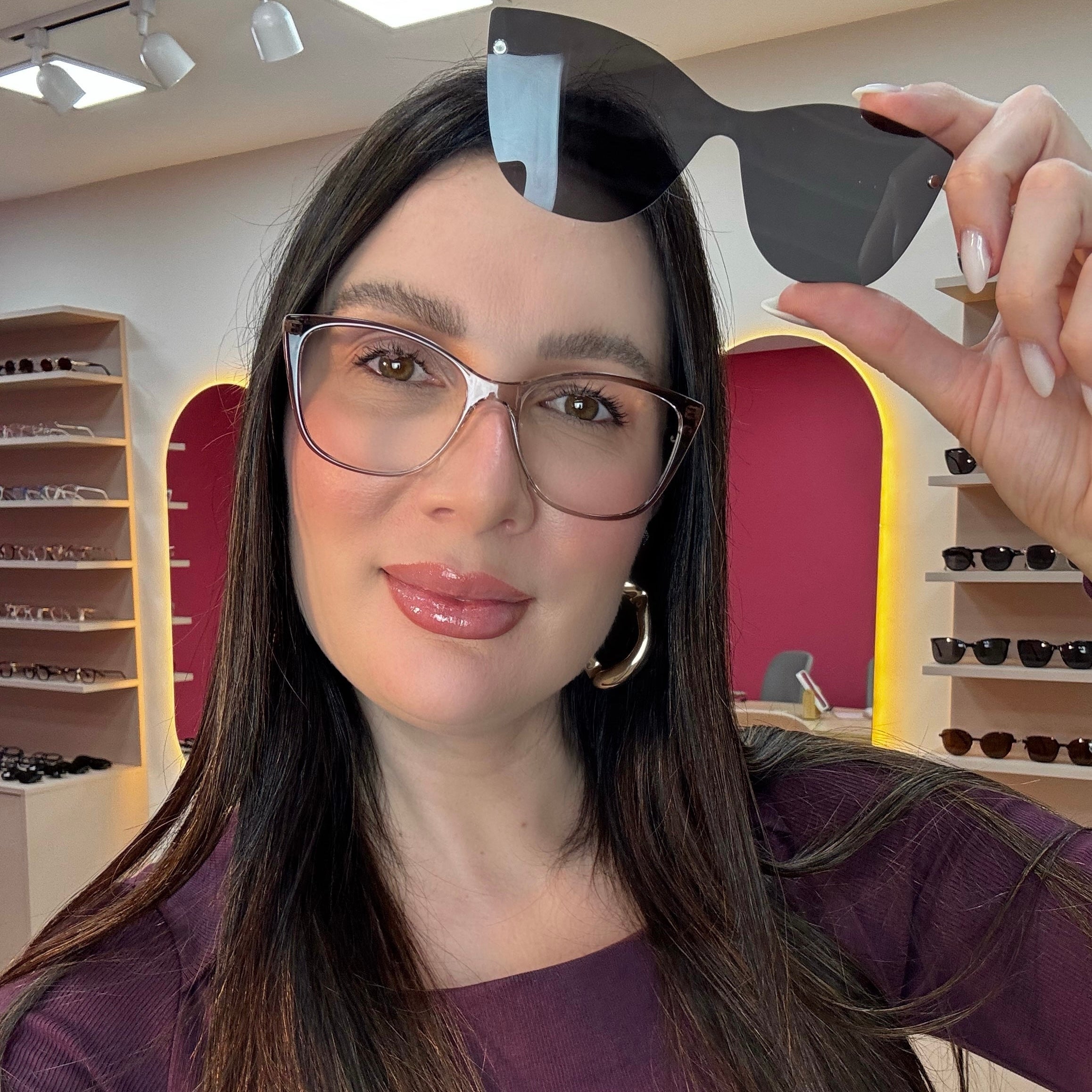 files/oculos_de_grau_kessy_feminino_291_marrom_escuro_cba2cdb0-4f2c-4a6b-b47c-406324ab6077.jpg