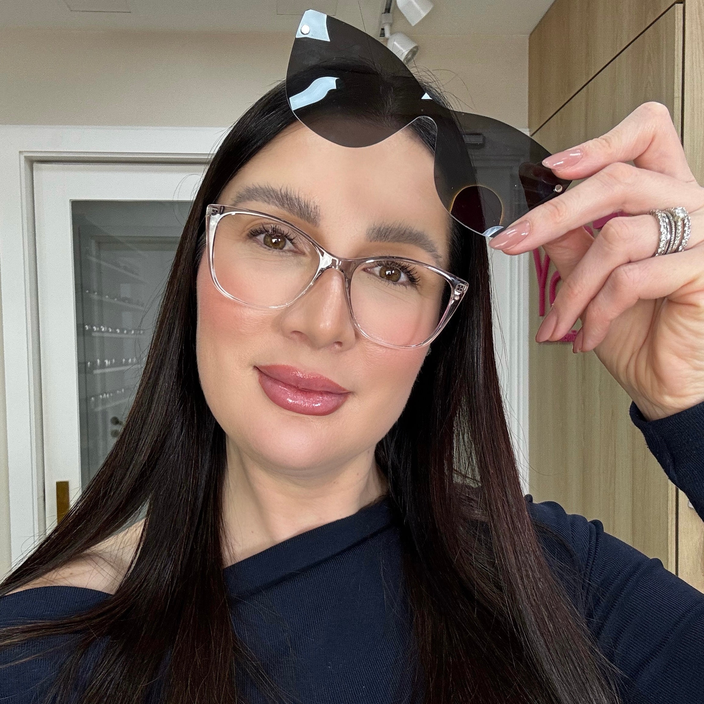 files/oculos_de_grau_kessy_feminino_291_transparente_preto_rosto.jpg
