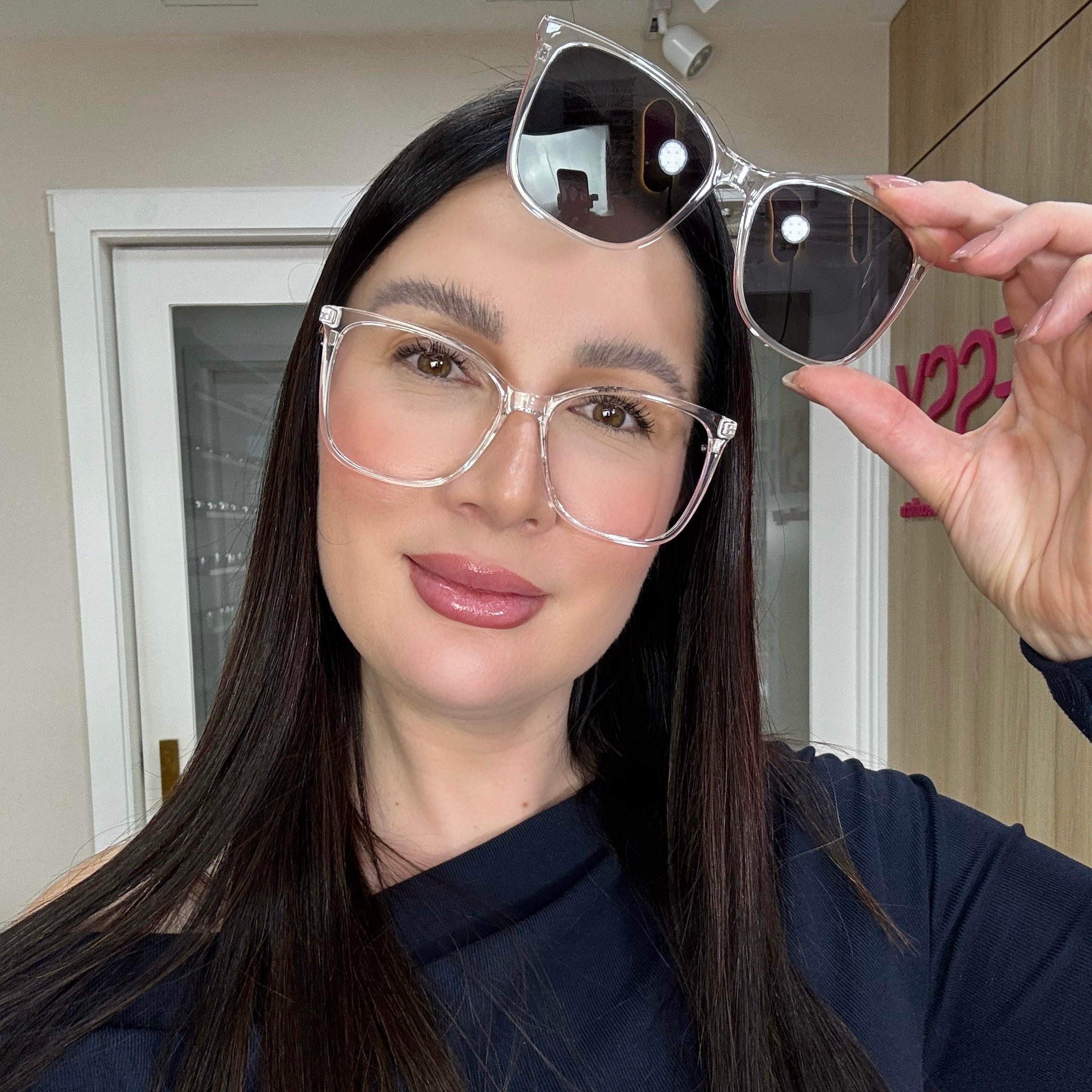 files/oculos_de_grau_kessy_feminino_294_transparente_rosto.jpg