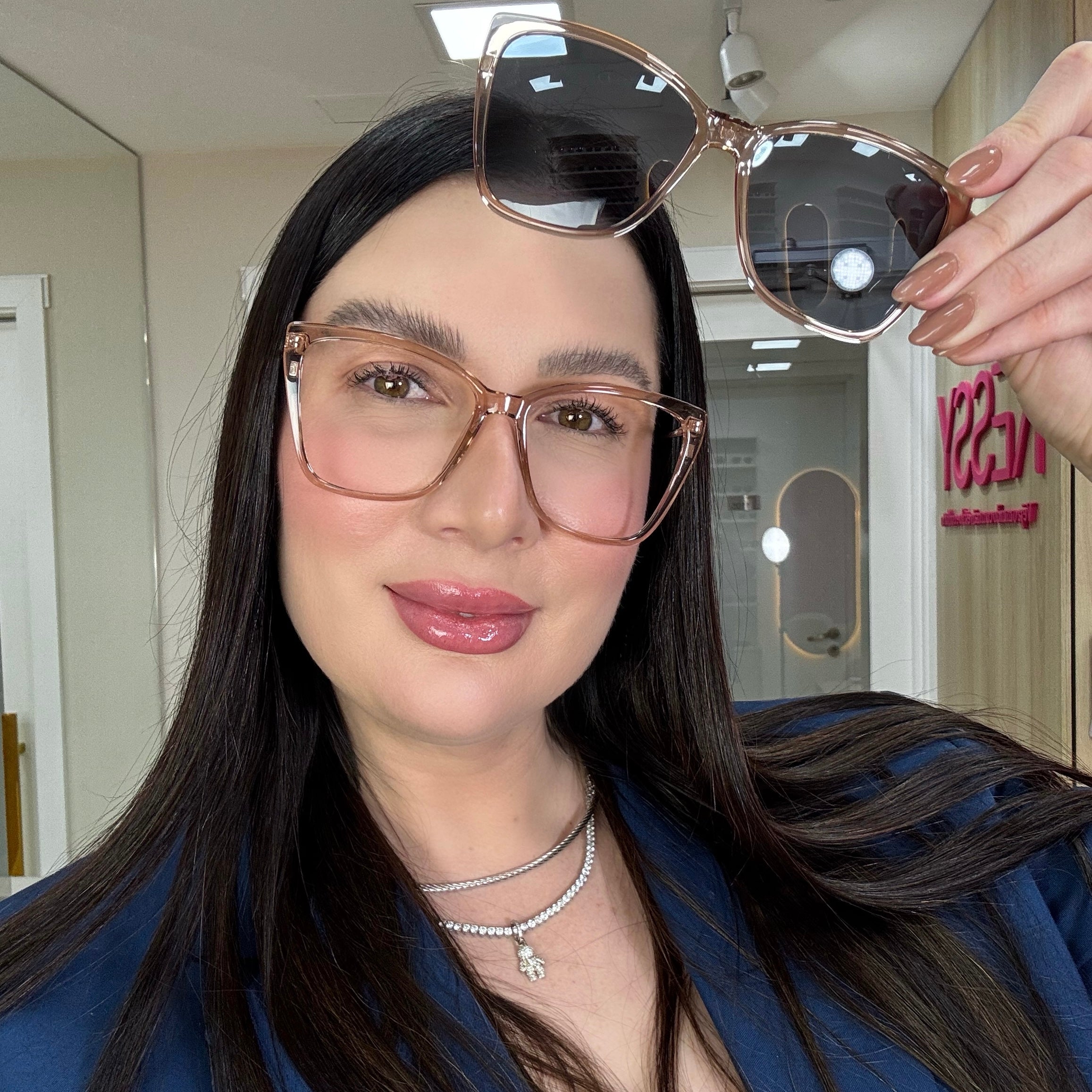 files/oculos_de_grau_kessy_feminino_295_transparente_dourado_2.jpg