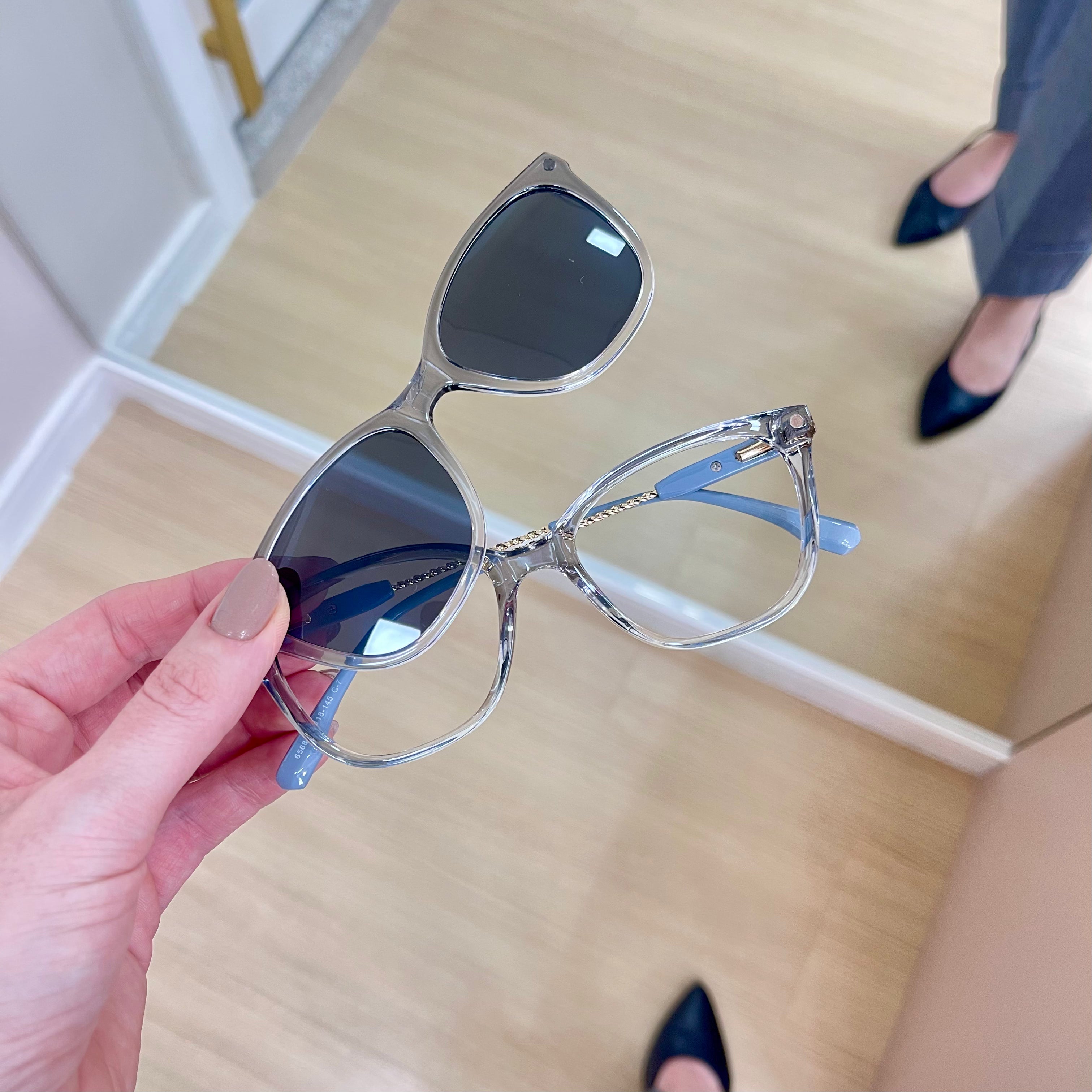 files/oculos_de_grau_kessy_feminino_333_mao.heic