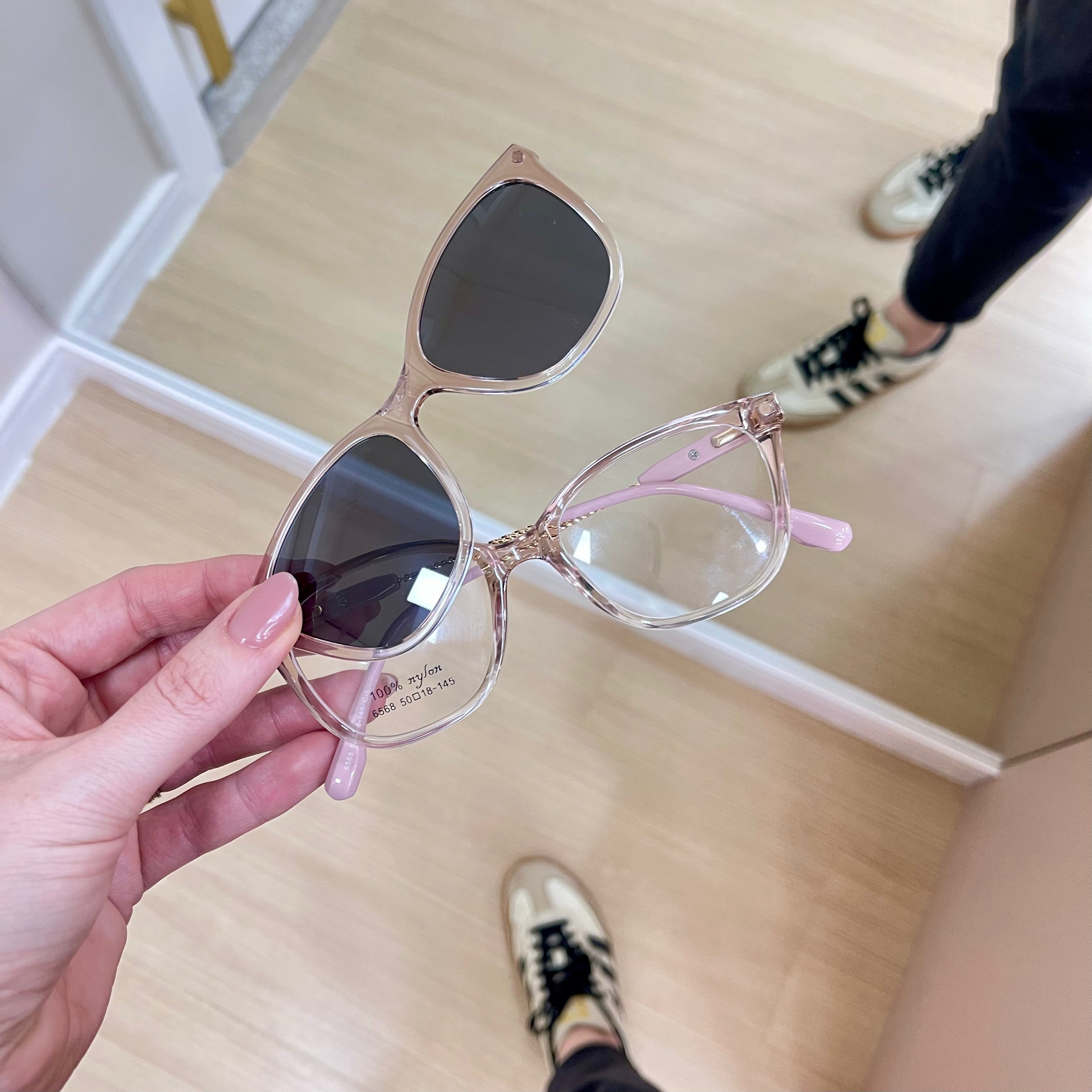 files/oculos_de_grau_kessy_feminino_333_transparente_rose.heic